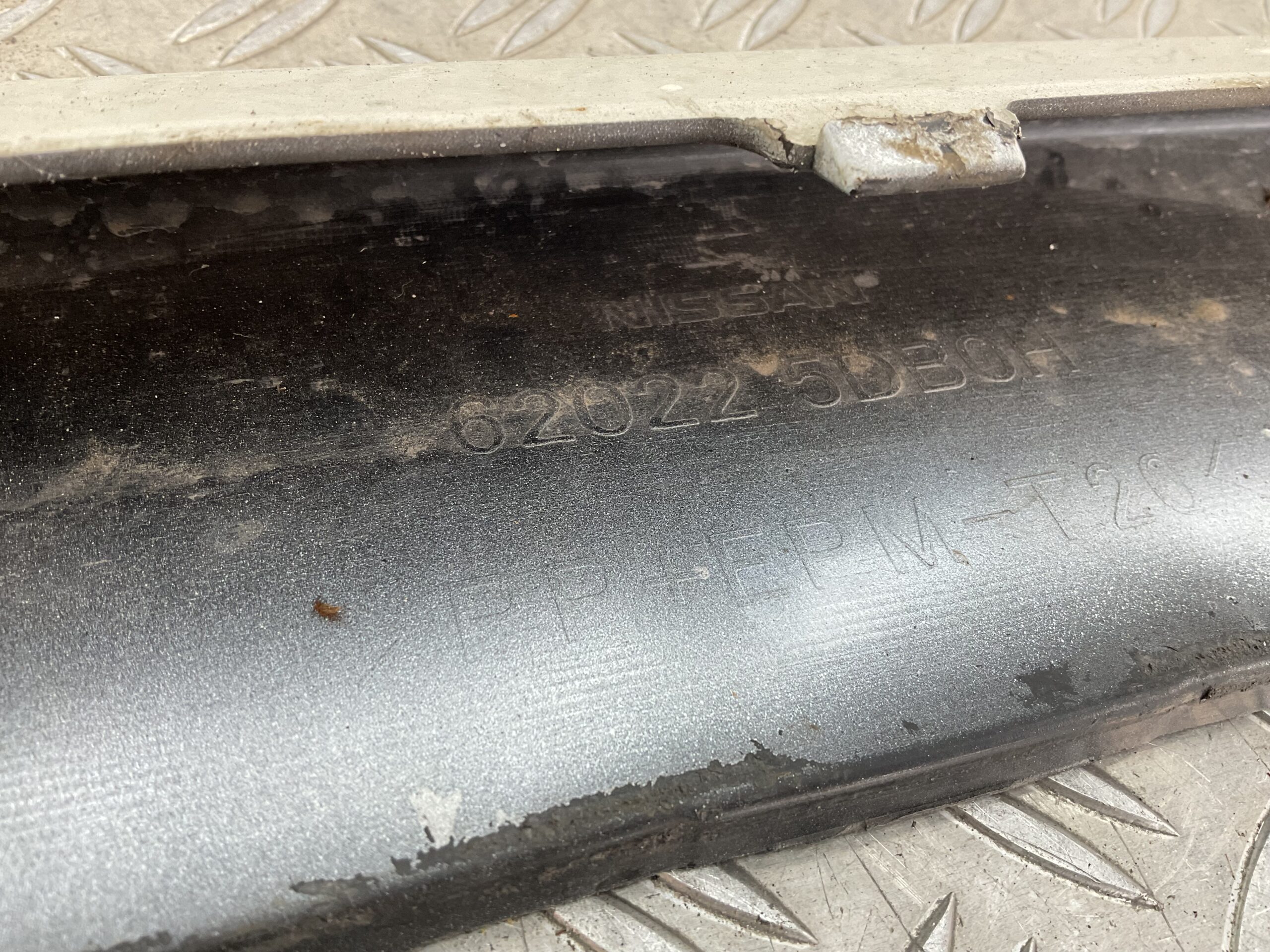 Bumper Nissan Infiniti Q30 2015-2019 620225DB0H Voorbumper G10-19046