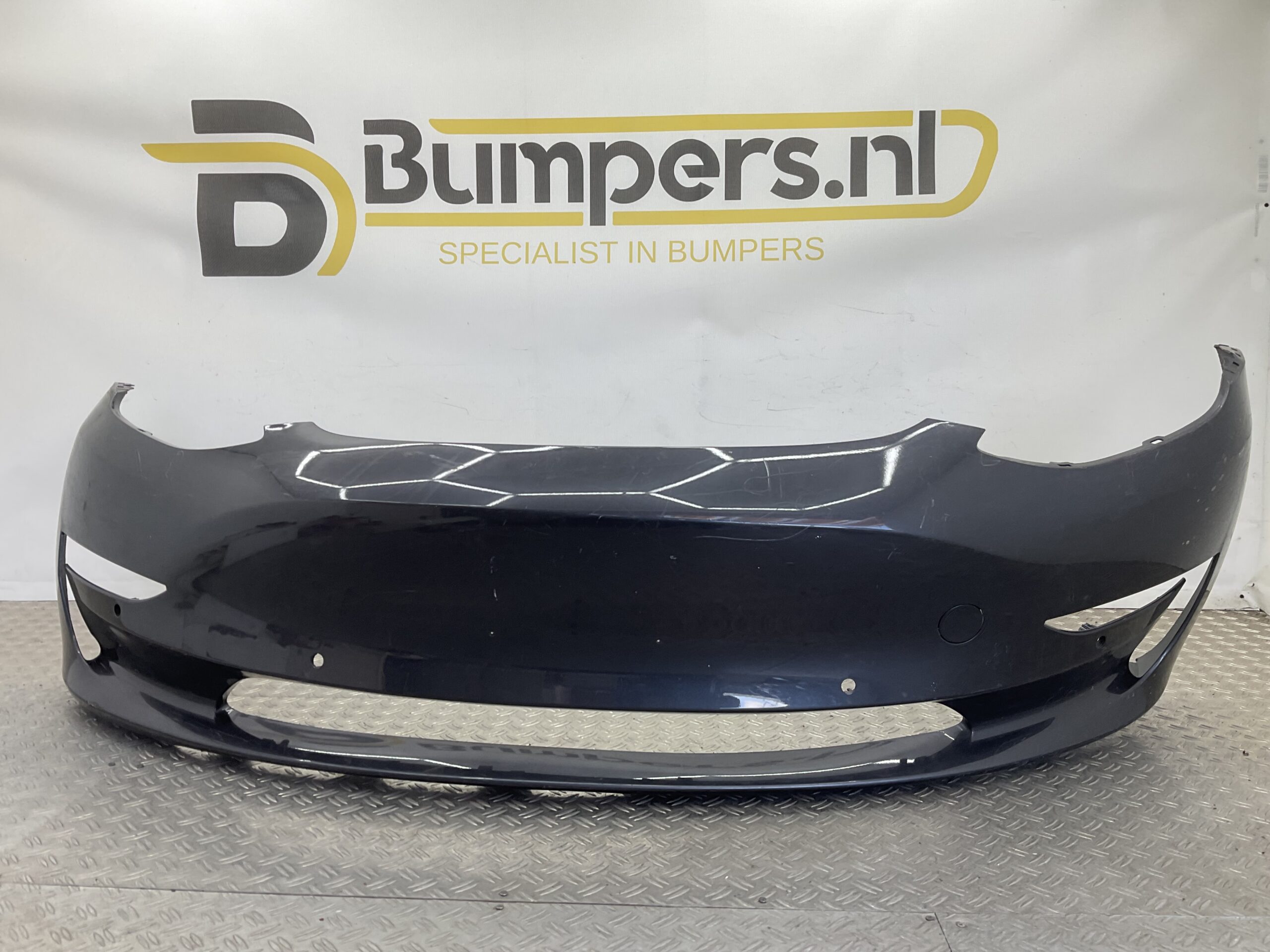 Bumper Tesla Model Y 2020-2024 1540100-06-C Voorbumper M1-19247