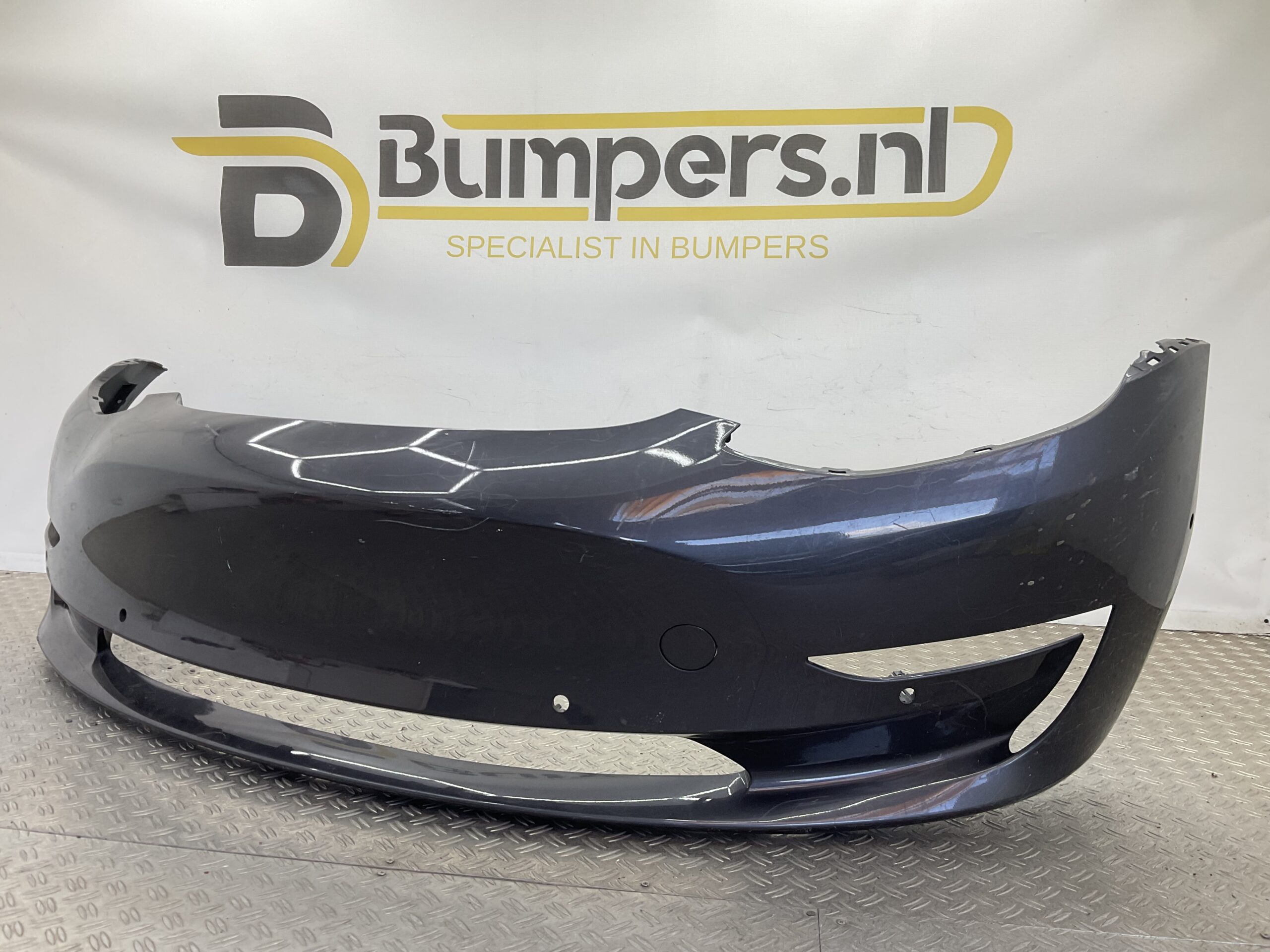 Bumper Tesla Model Y 2020-2024 1540100-06-C Voorbumper M1-19247