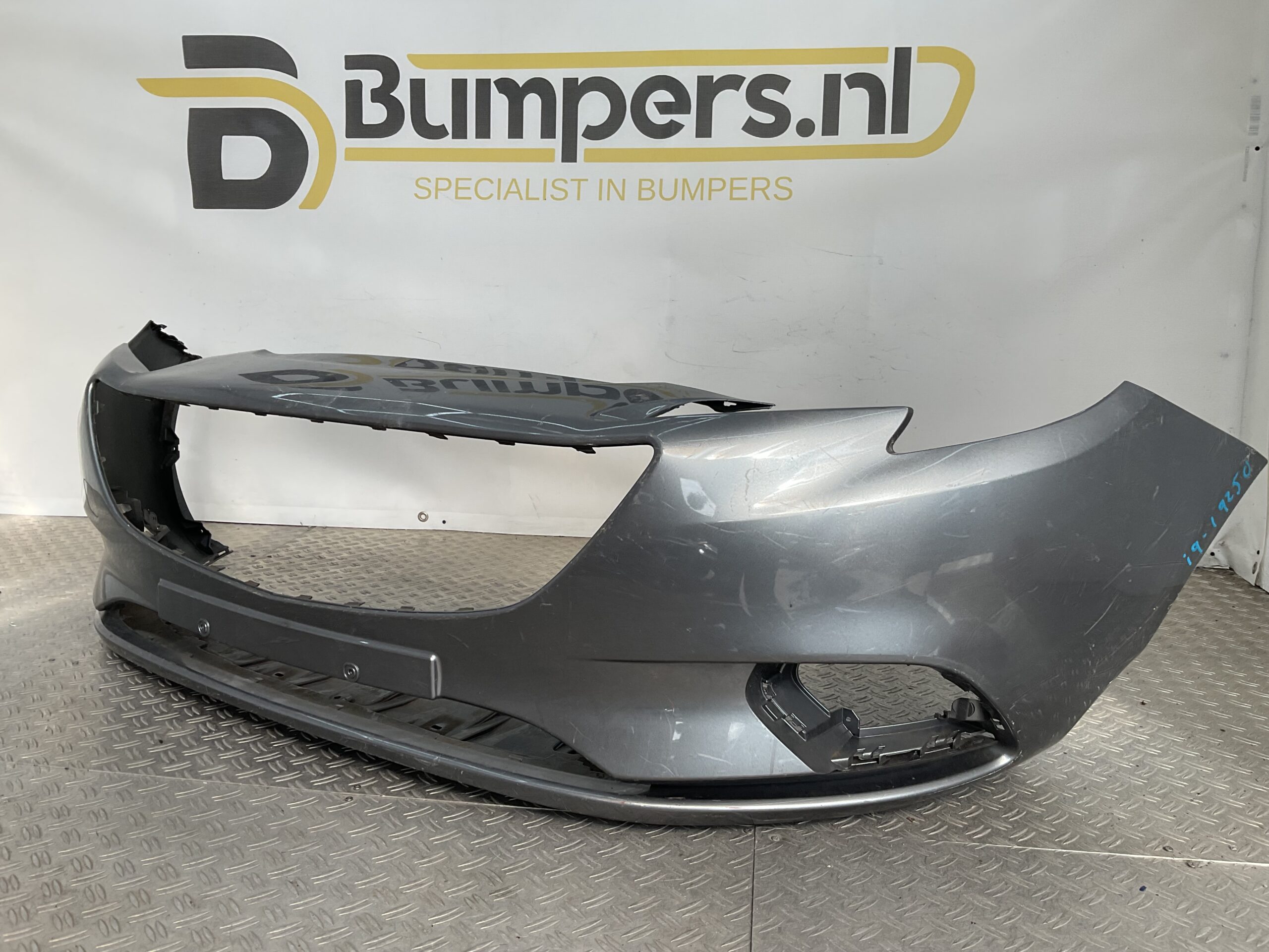 BUMPER Opel Corsa E 2014-2021 475498858 VOORBUMPER i9-19250