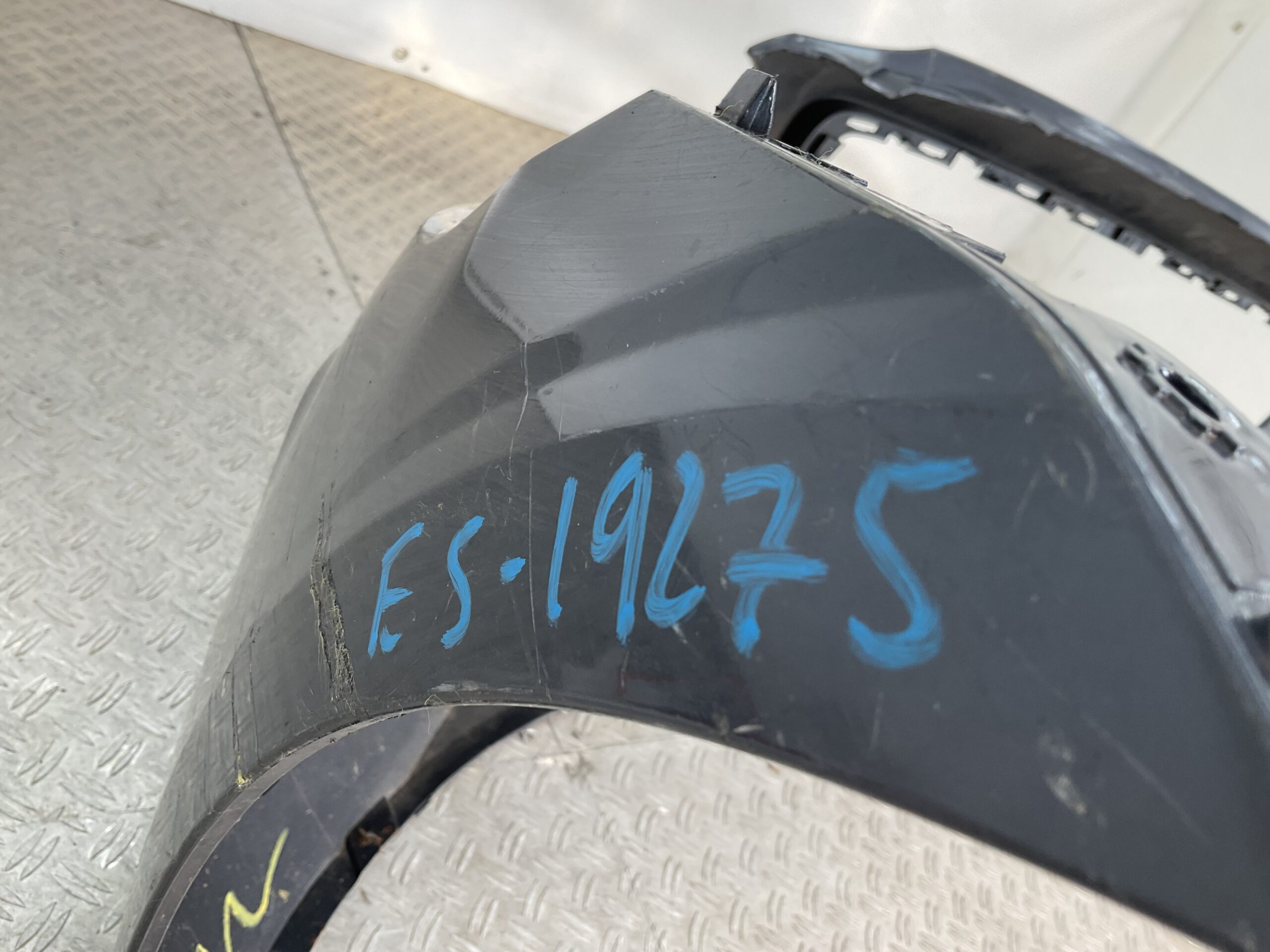 Bumper Volvo V60 S60 Rdesign R-Design 18- 31690530 Voorbumper E5-19275