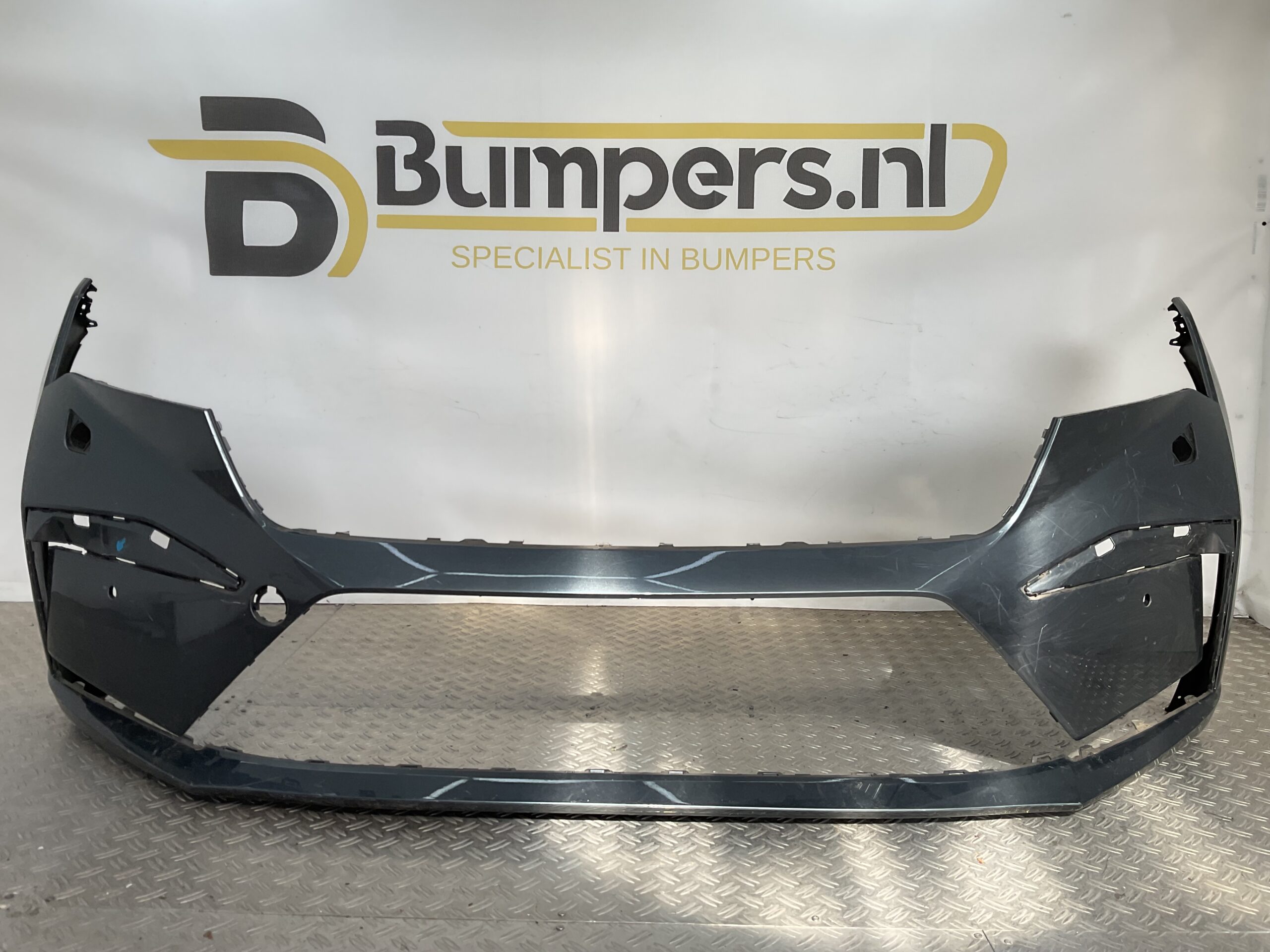 Bumper Skoda Enyaq iV 2021 5LA807221F Voorbumper H10-19276