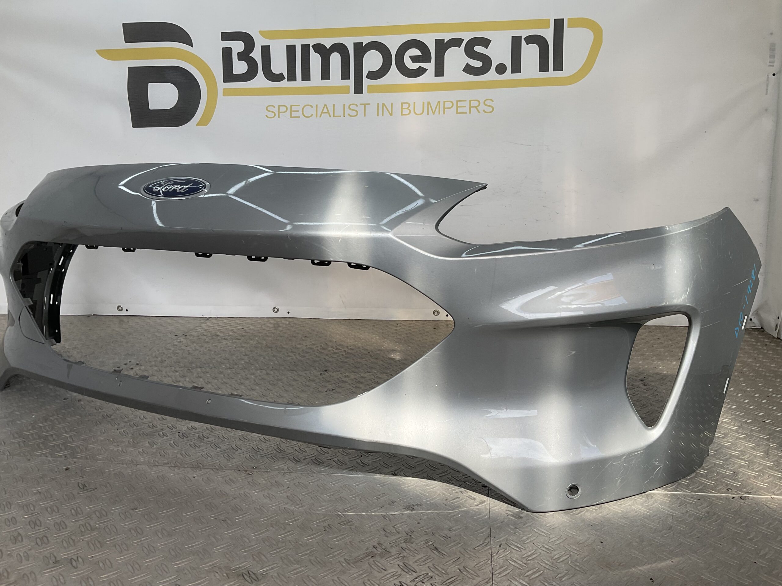 BUMPER Ford Kuga 4xpdc 2019-2023 C09086-4871 VOORBUMPER D10-19281