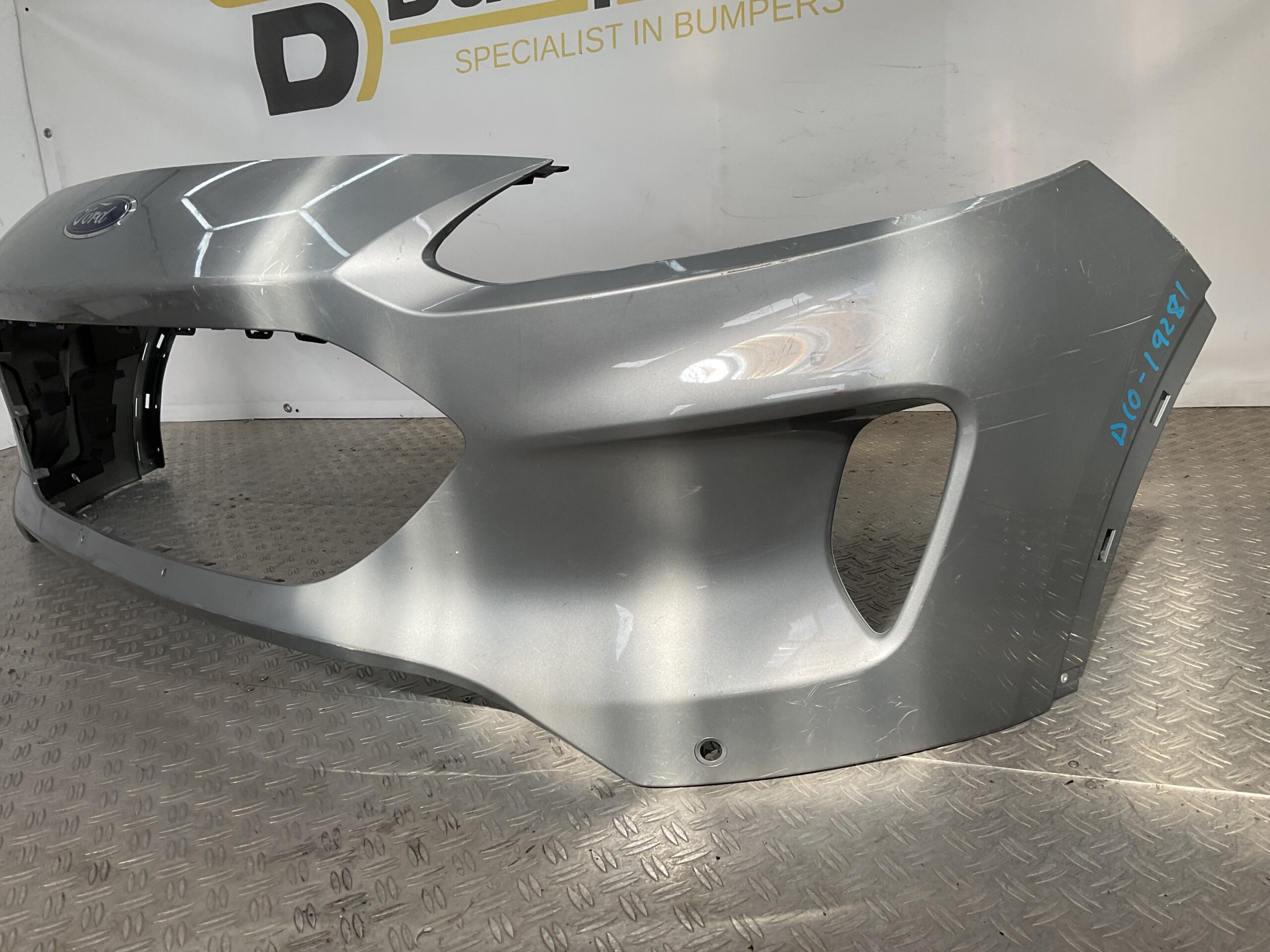 BUMPER Ford Kuga 4xpdc 2019-2023 C09086-4871 VOORBUMPER D10-19281