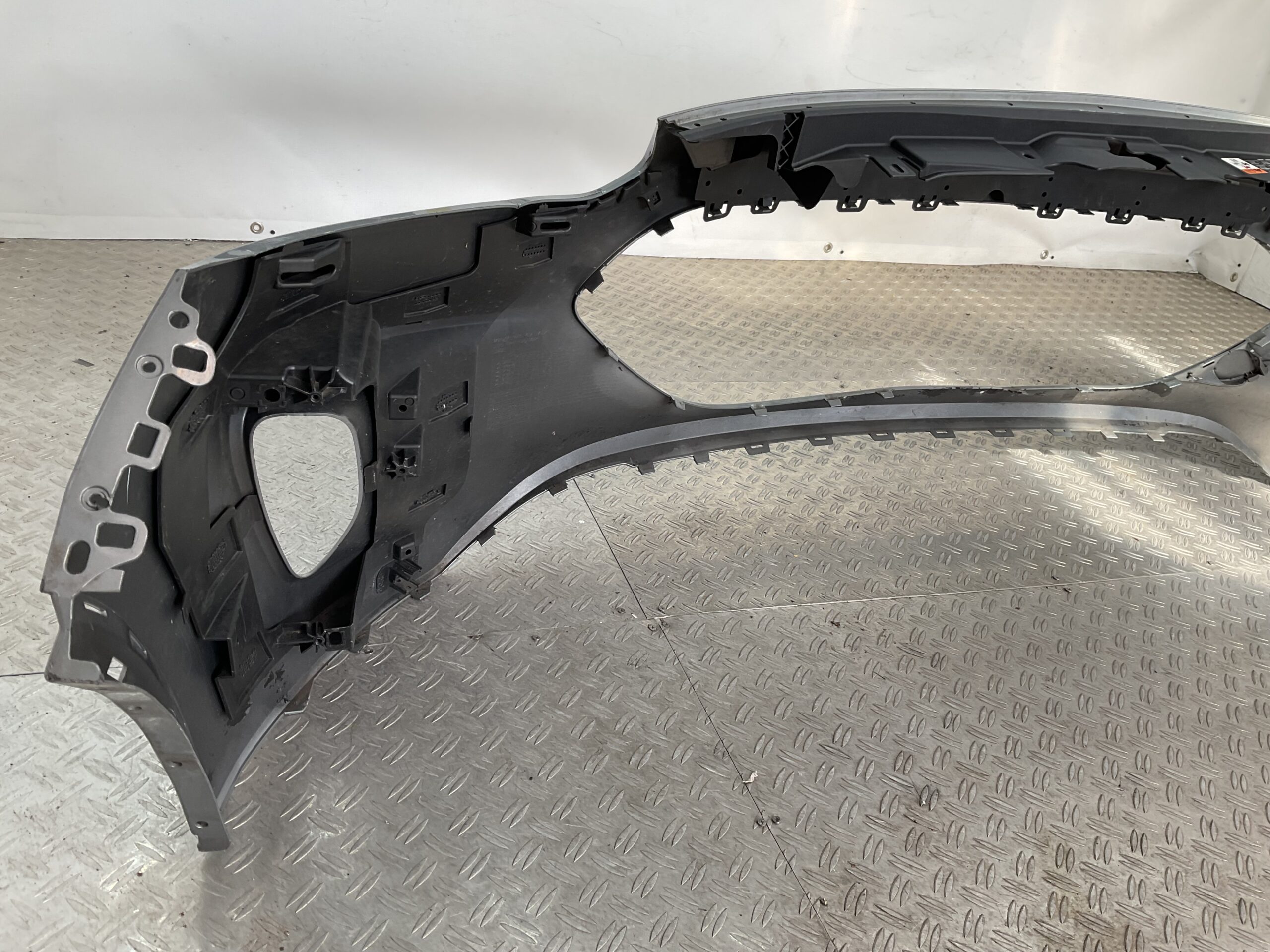 BUMPER Ford Kuga 4xpdc 2019-2023 C09086-4871 VOORBUMPER D10-19281