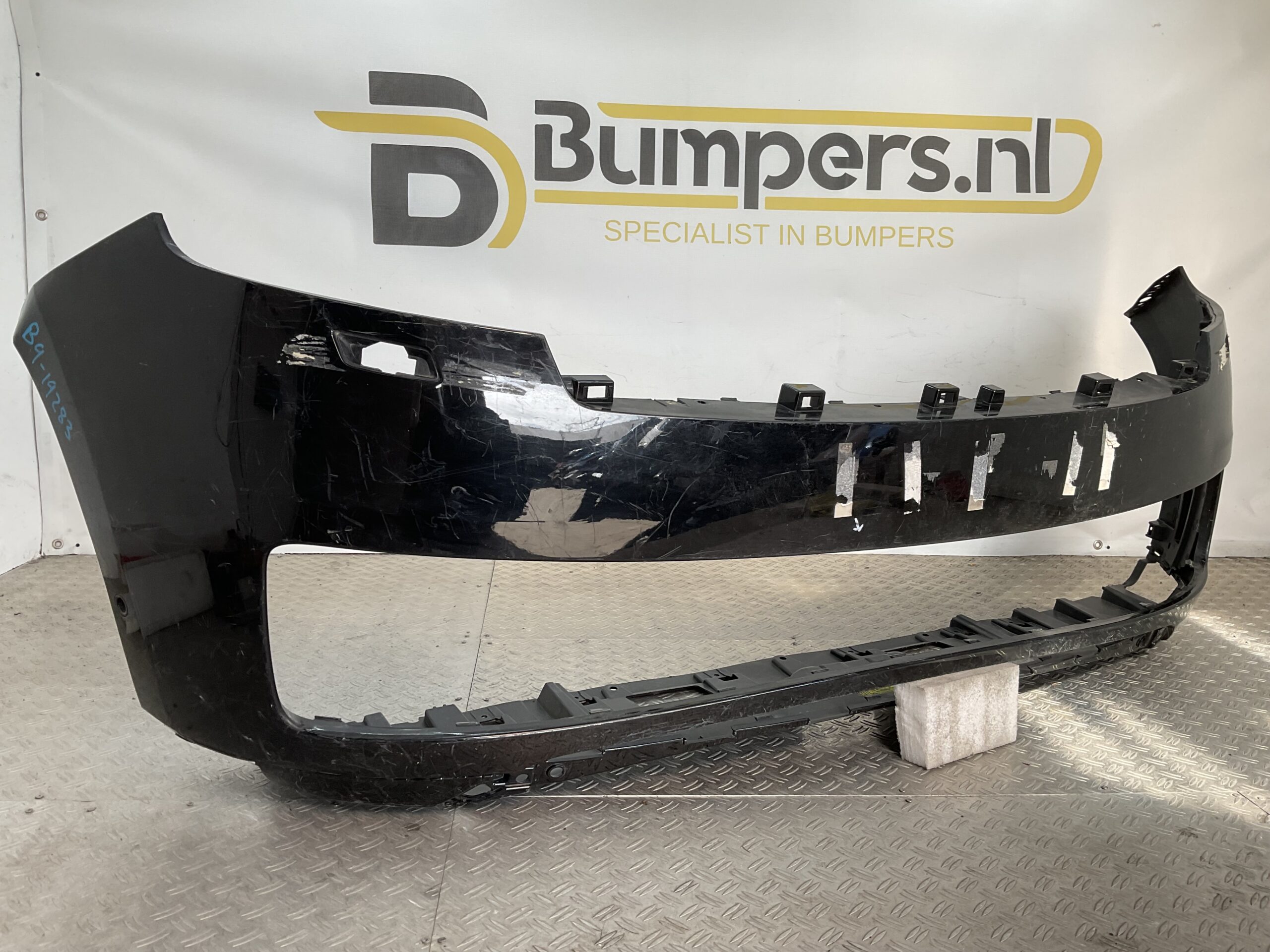 Land Rover Range Rover L460 Type LK 2022 M8E2-17F003-A Voorbumper B9-19283