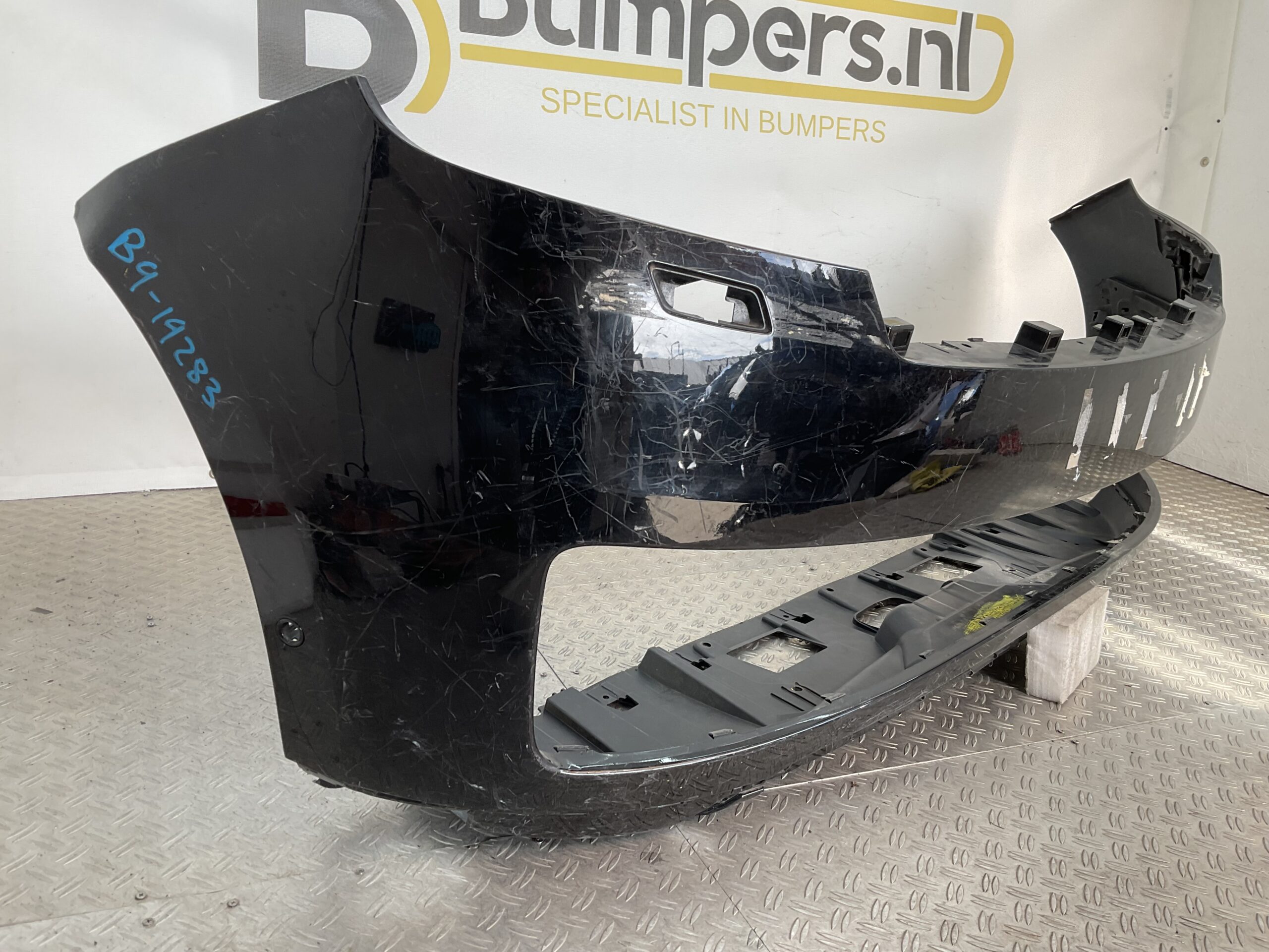 Land Rover Range Rover L460 Type LK 2022 M8E2-17F003-A Voorbumper B9-19283