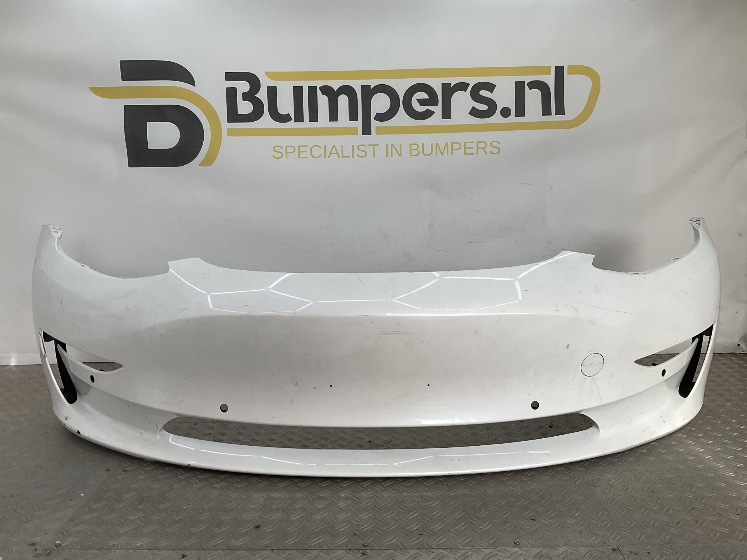 Bumper Tesla Model 3 2017-2024 1084175-00-D Voorbumper M1-19285