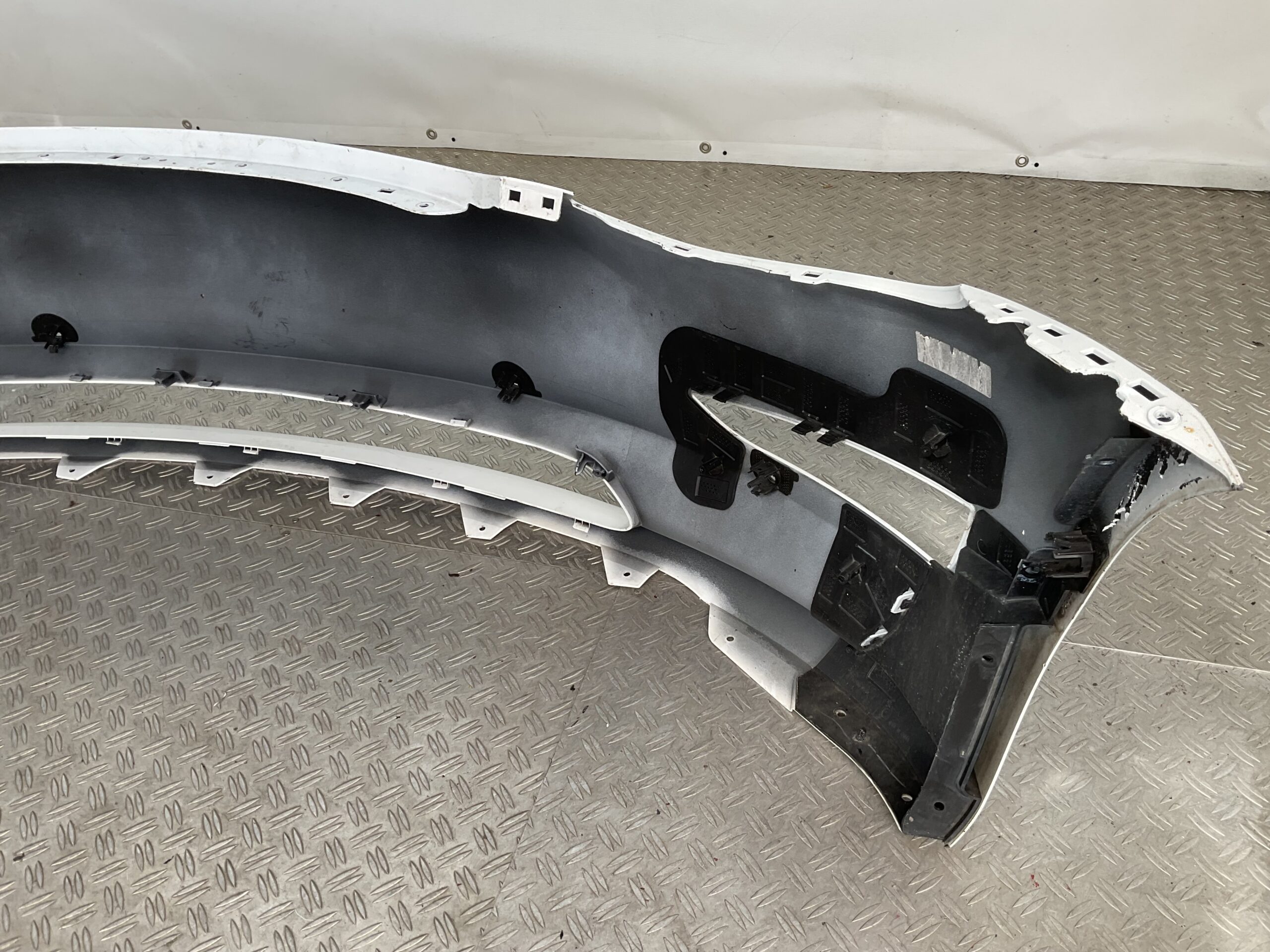 Bumper Tesla Model 3 2017-2024 1084175-00-D Voorbumper M1-19285