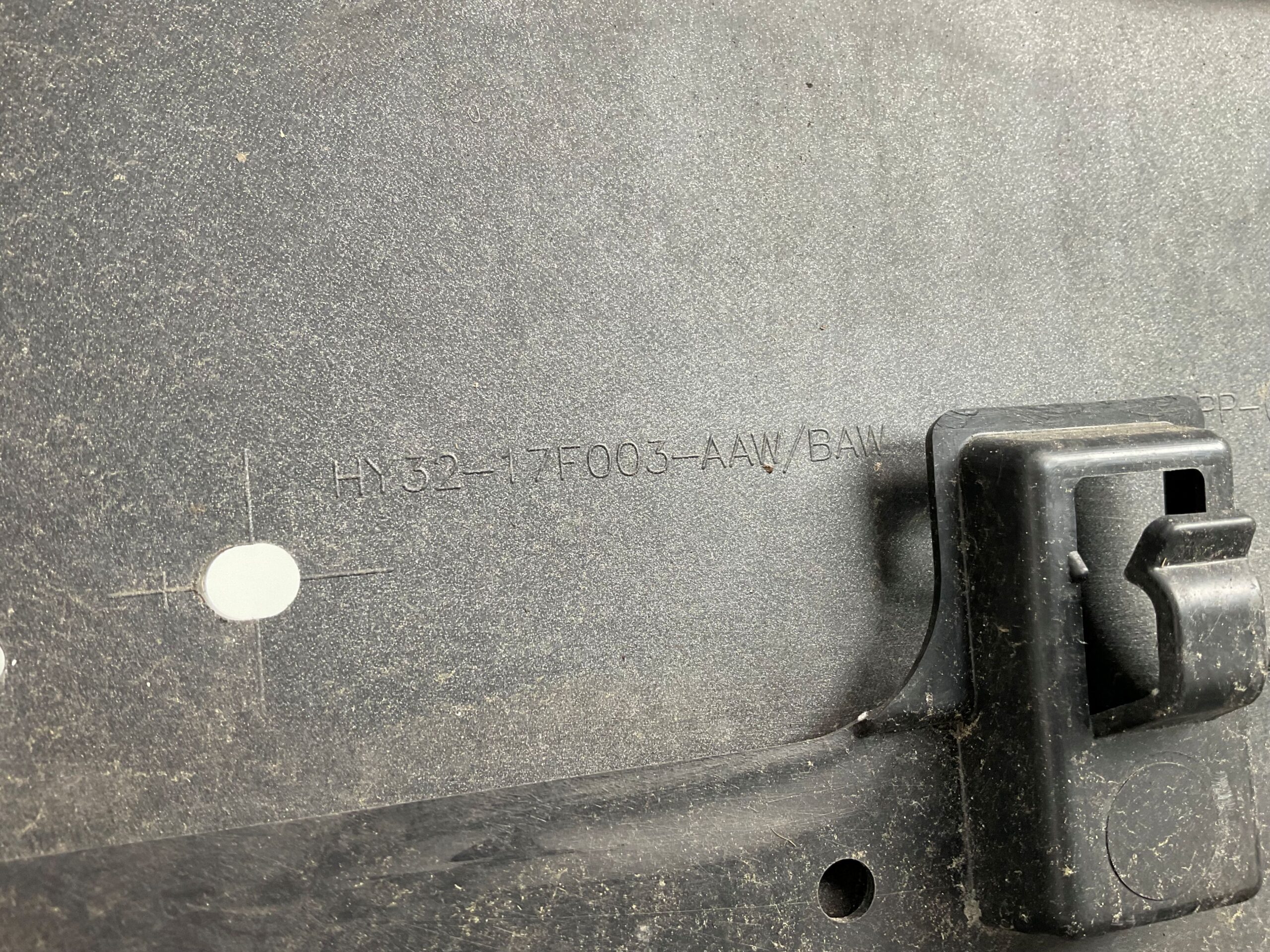 Bumper Land Rover Discovery L462 HSE HY-32-17F003-AAW Voorbumper M1-20458