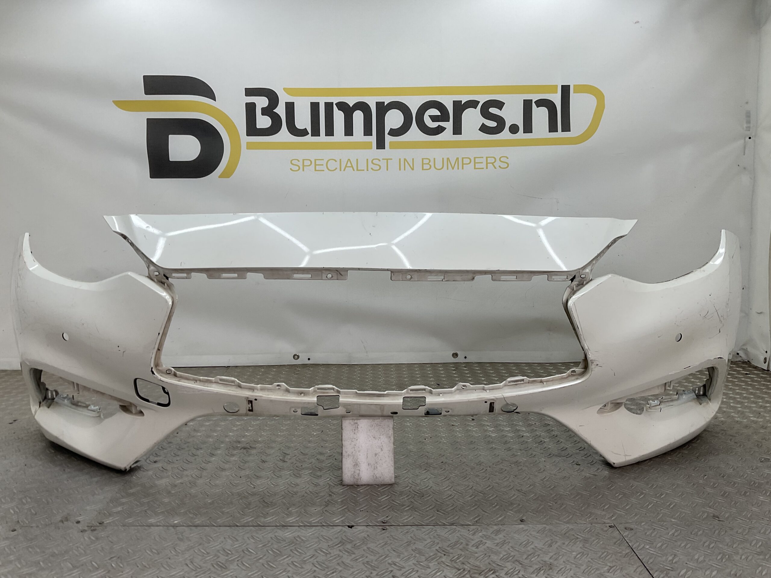 Bumper Infiniti QX30 Q30 2017-2019 620225DA0H Voorbumper D9-20470
