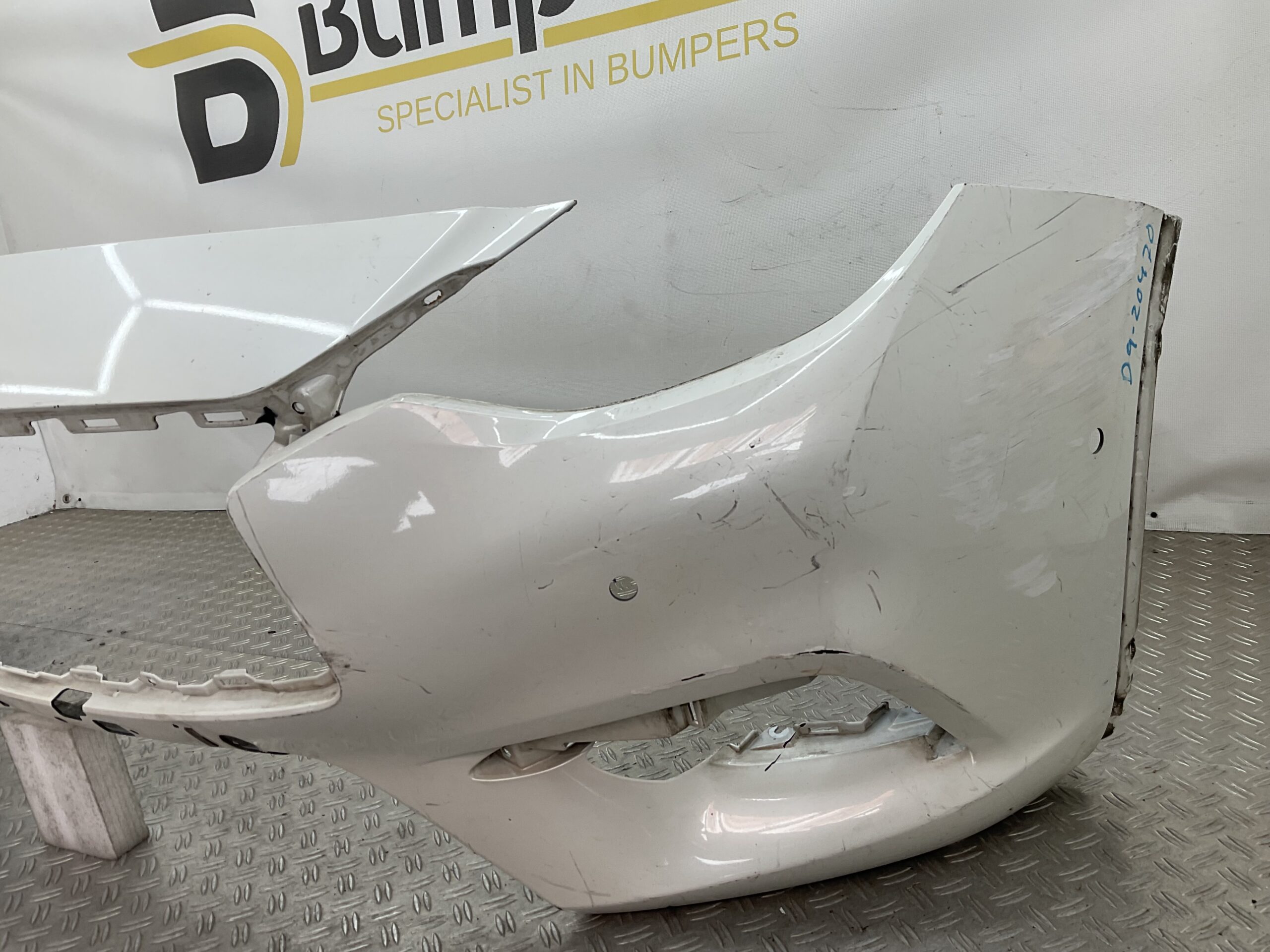 Bumper Infiniti QX30 Q30 2017-2019 620225DA0H Voorbumper D9-20470