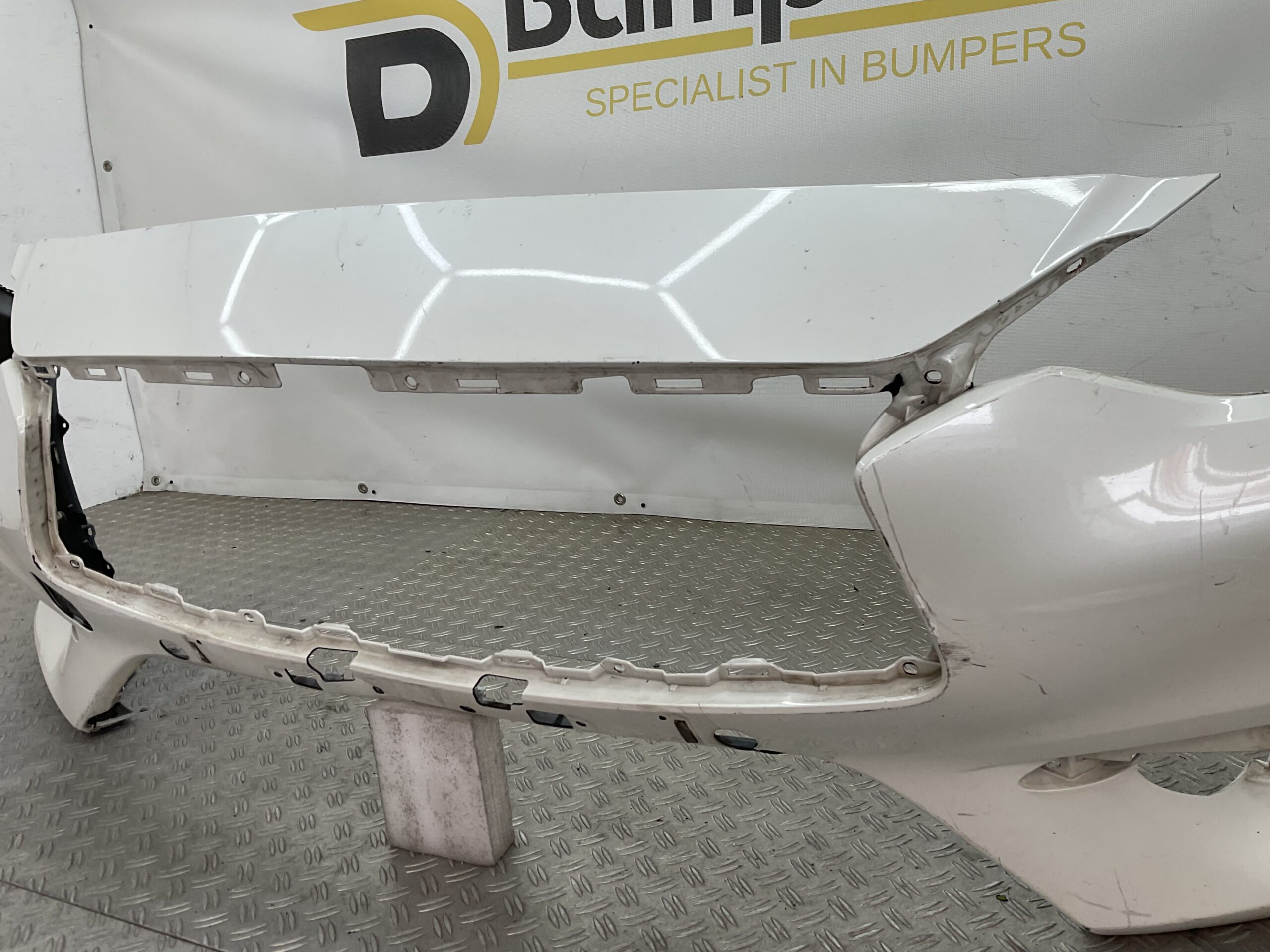 Bumper Infiniti QX30 Q30 2017-2019 620225DA0H Voorbumper D9-20470