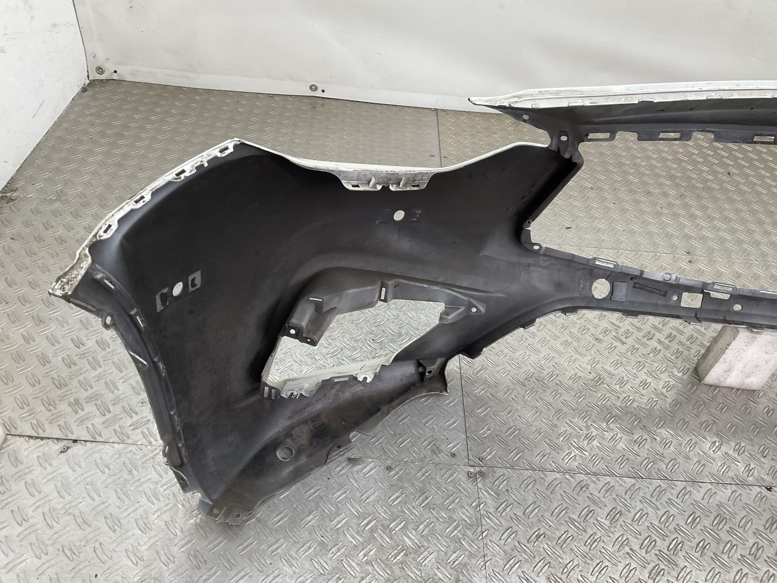 Bumper Infiniti QX30 Q30 2017-2019 620225DA0H Voorbumper D9-20470