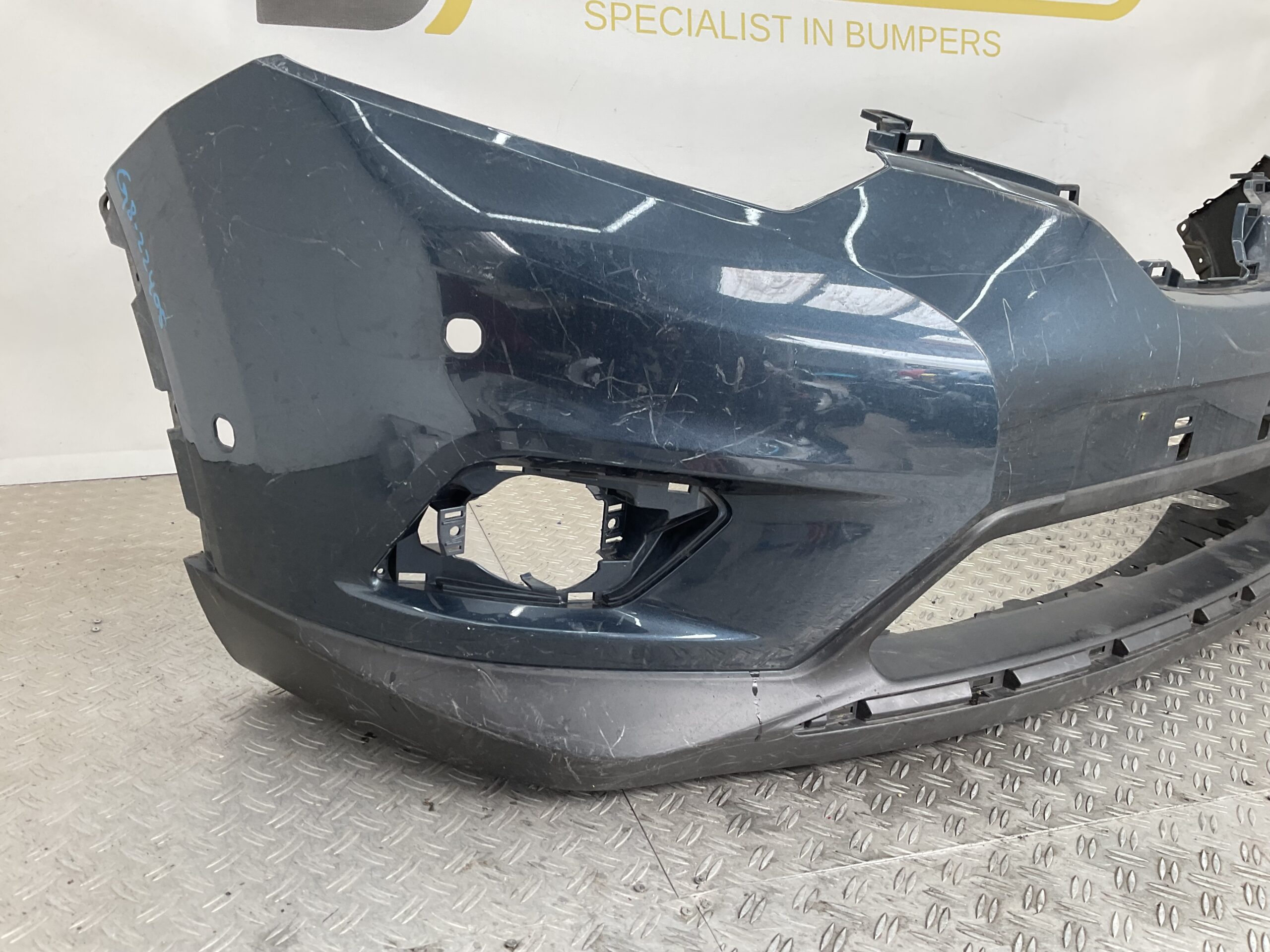 Bumper Nissan XTrail X-Trail T32 6xpdc 2013-2017 620224CM3H VOORBUMPER G8-22405