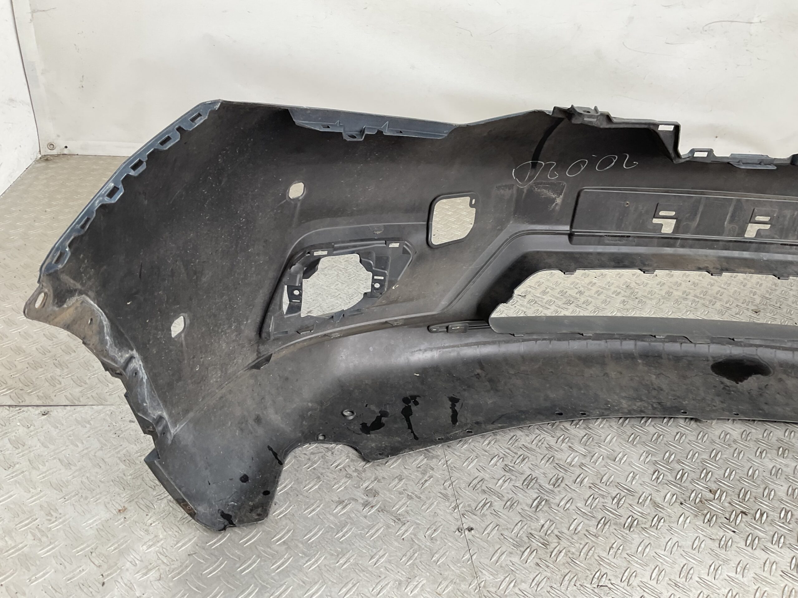 Bumper Nissan XTrail X-Trail T32 6xpdc 2013-2017 620224CM3H VOORBUMPER G8-22405