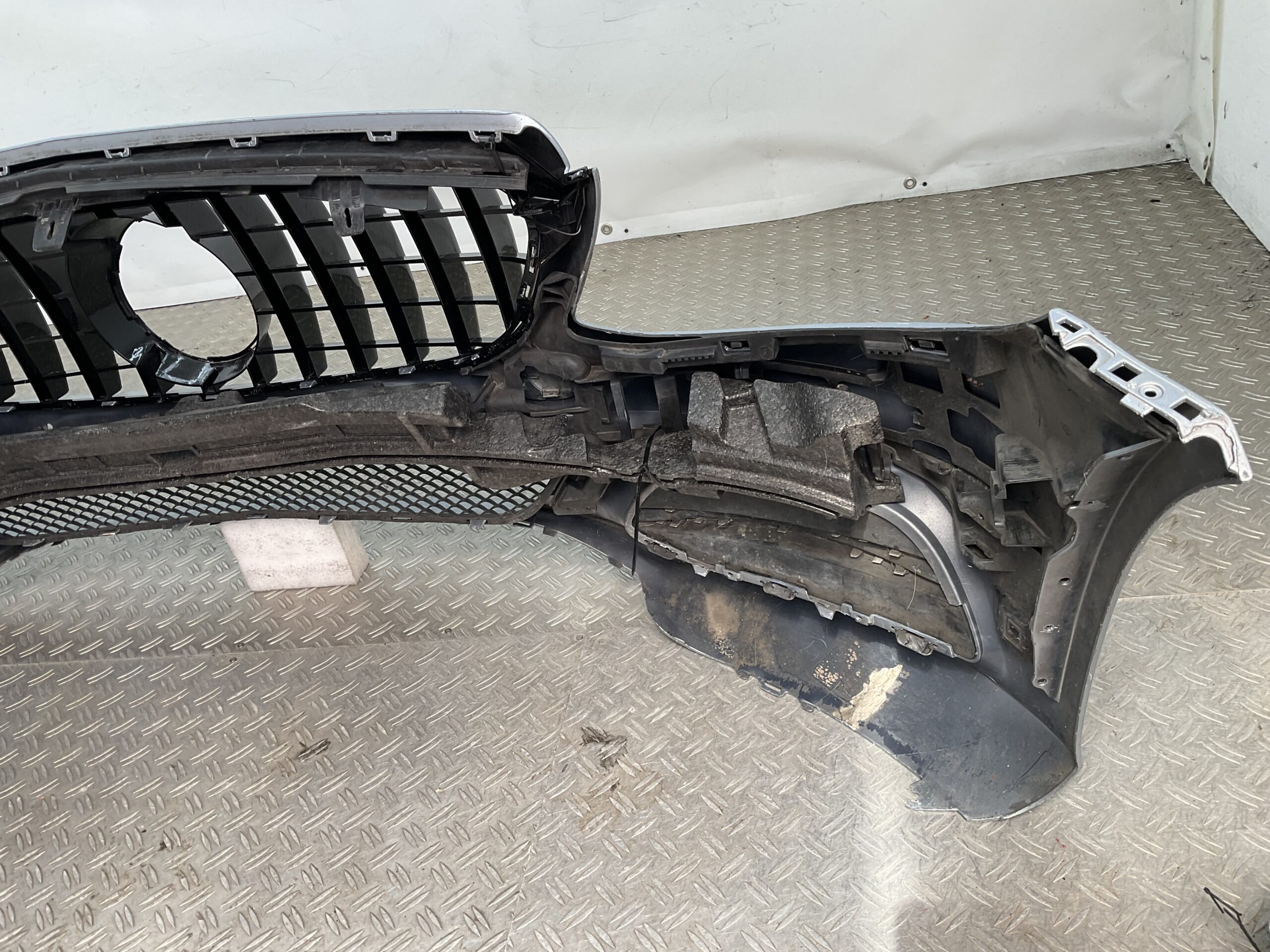 Bumper Mercedes C Klasse W205 Normaal 6xpdc 14-17 A2058800125 Voorbumper A4-20422