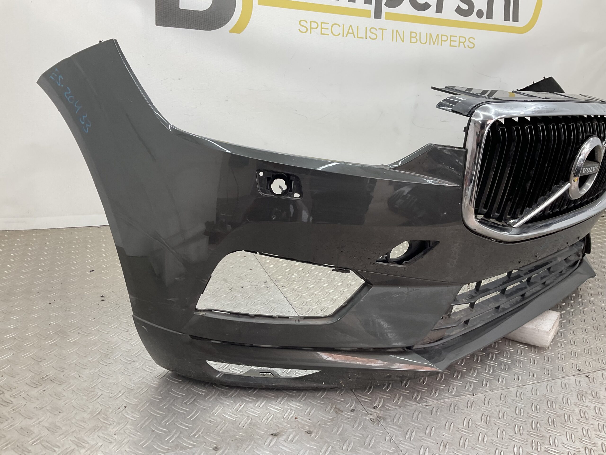 Bumper Volvo XC60 XC-60 2017-2021 31425160 Voorbumper E5-20433