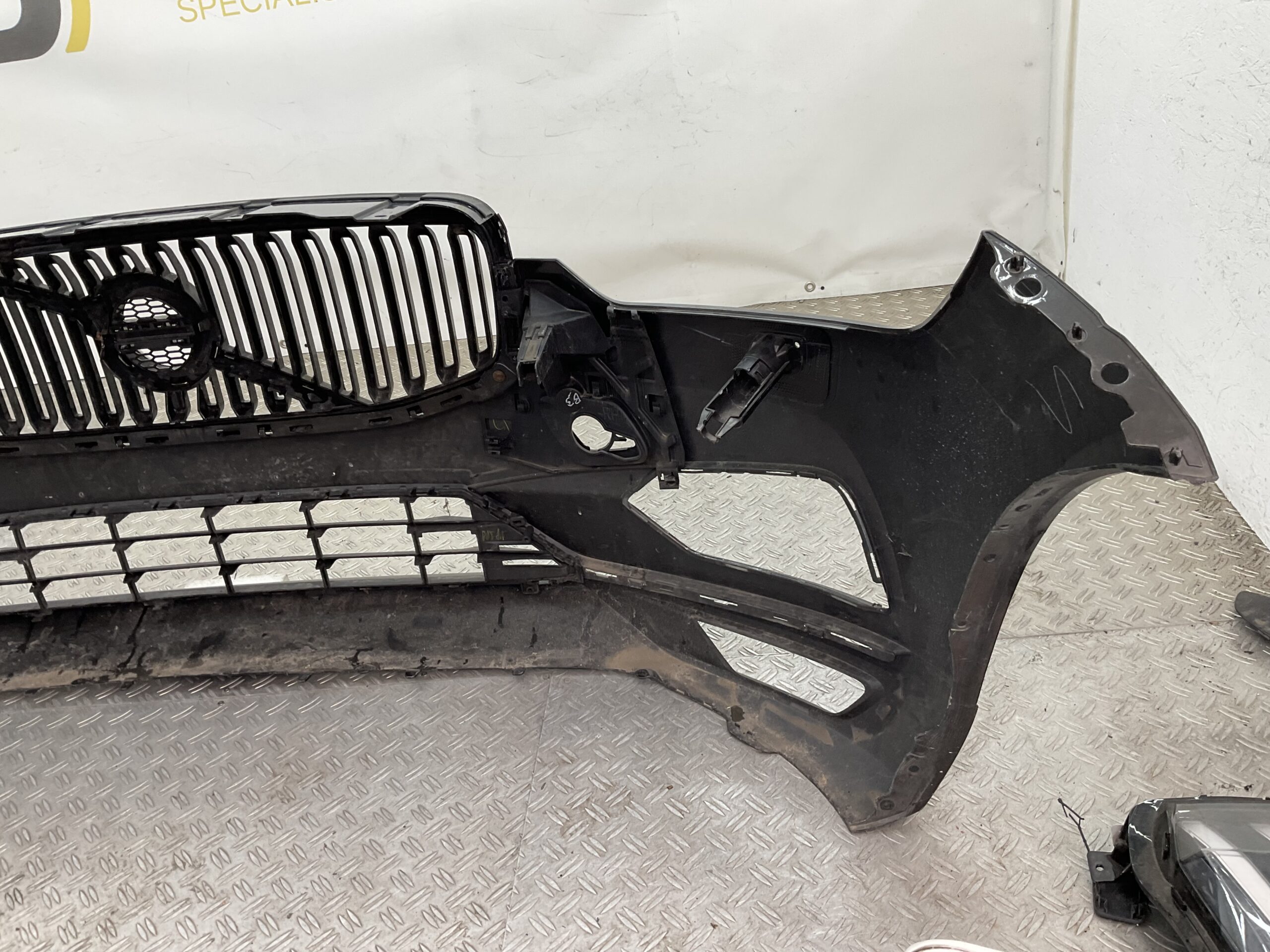 Bumper Volvo XC60 XC-60 2017-2021 31425160 Voorbumper E5-20433