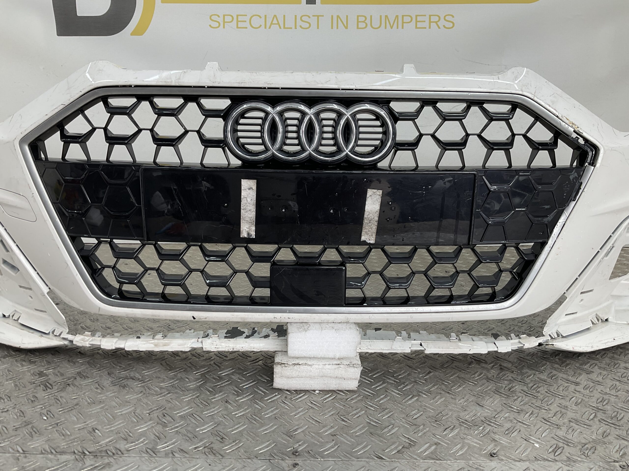 Bumper Audi A1 82A Sline S-Line KLS 19-23 82A807437F Voorbumper H2-22427