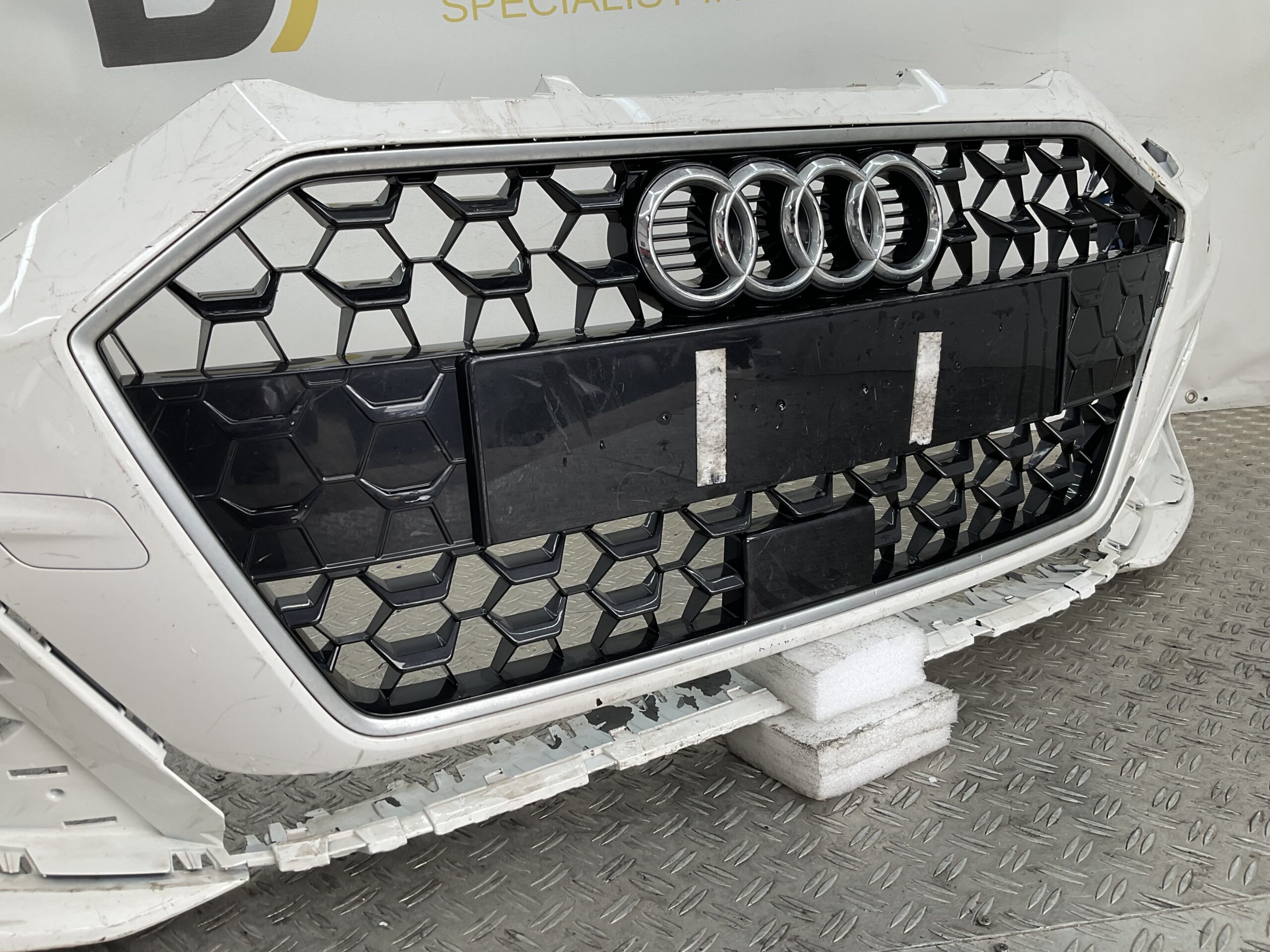 Bumper Audi A1 82A Sline S-Line KLS 19-23 82A807437F Voorbumper H2-22427