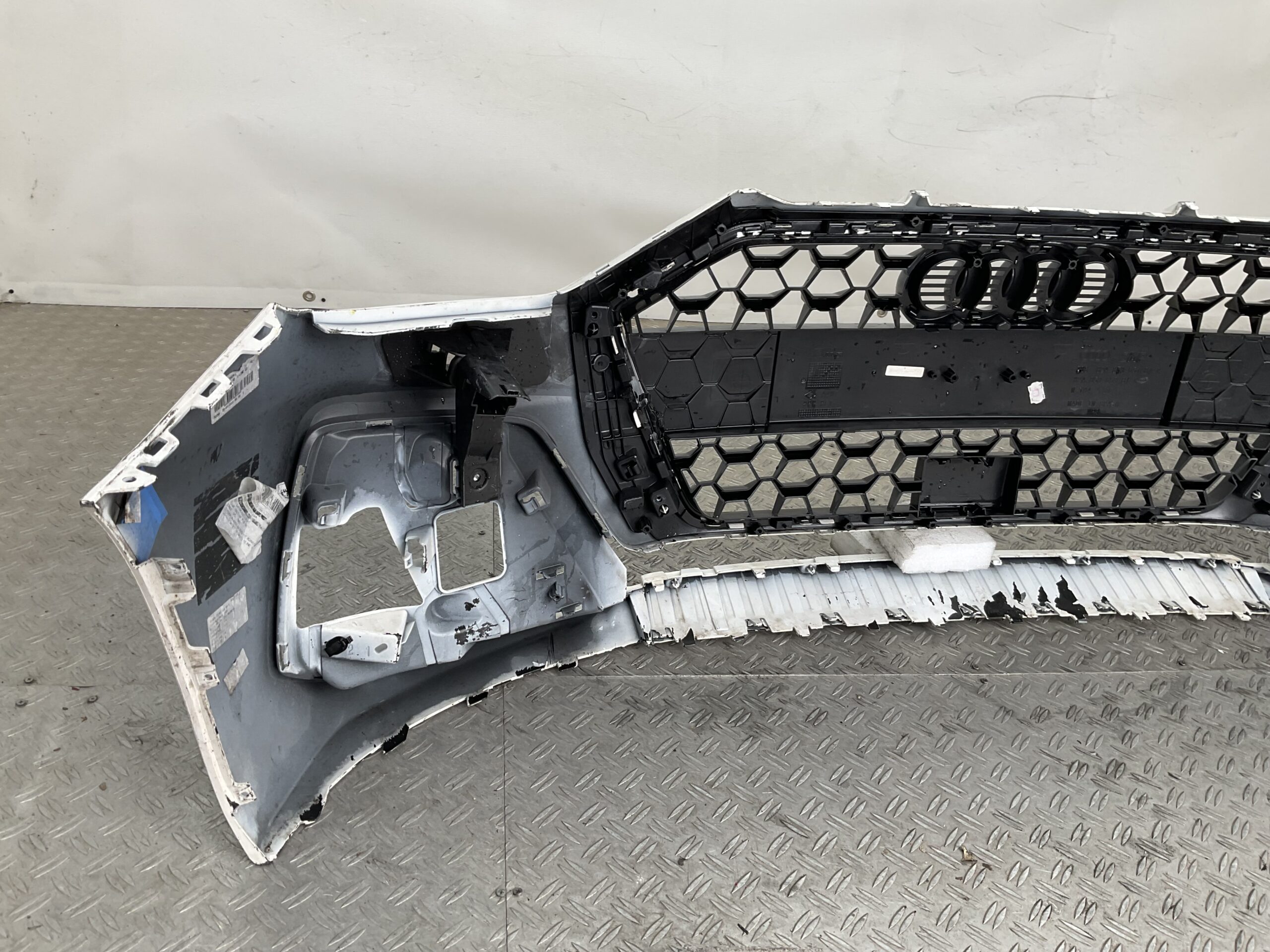Bumper Audi A1 82A Sline S-Line KLS 19-23 82A807437F Voorbumper H2-22427
