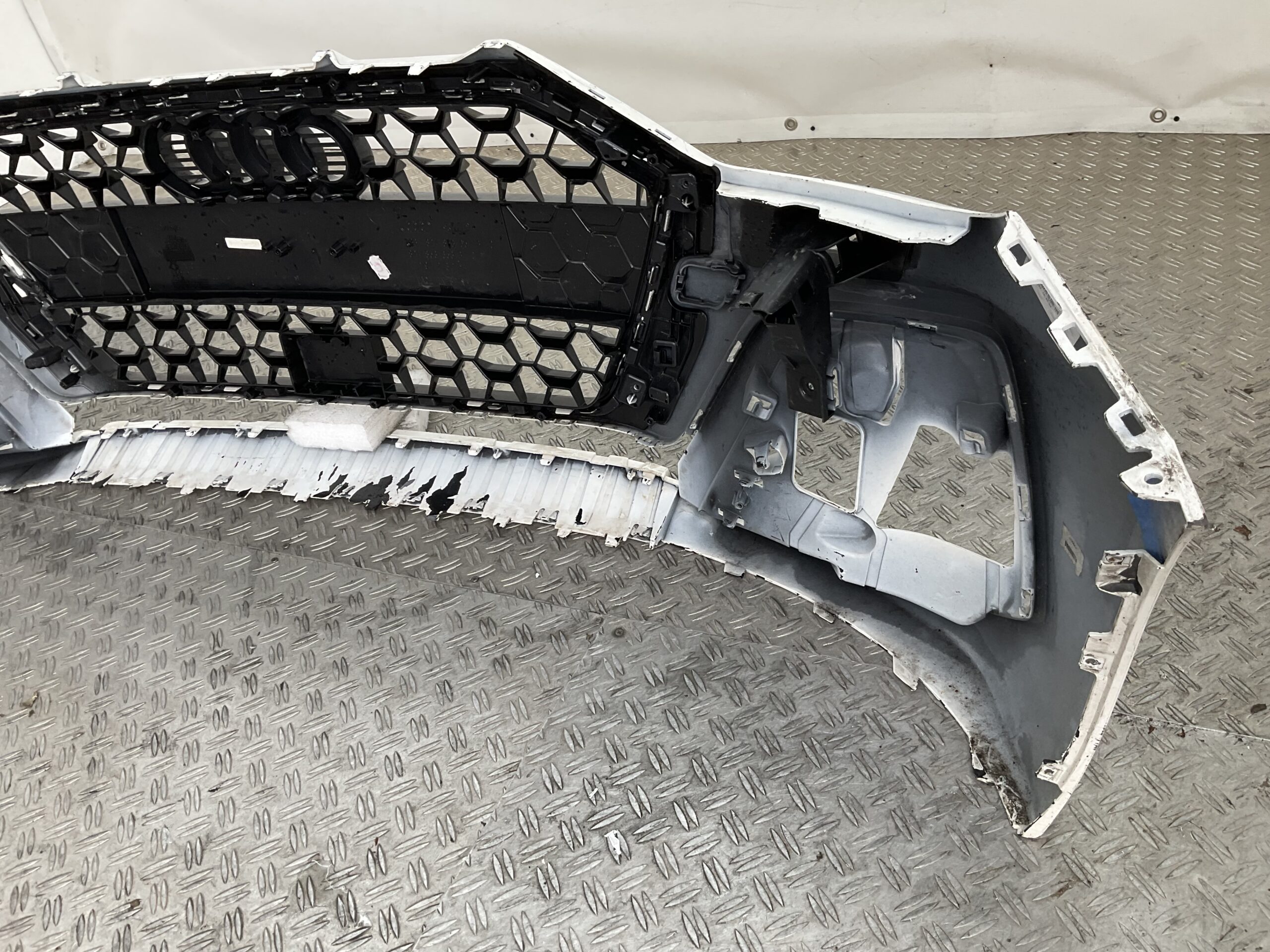 Bumper Audi A1 82A Sline S-Line KLS 19-23 82A807437F Voorbumper H2-22427