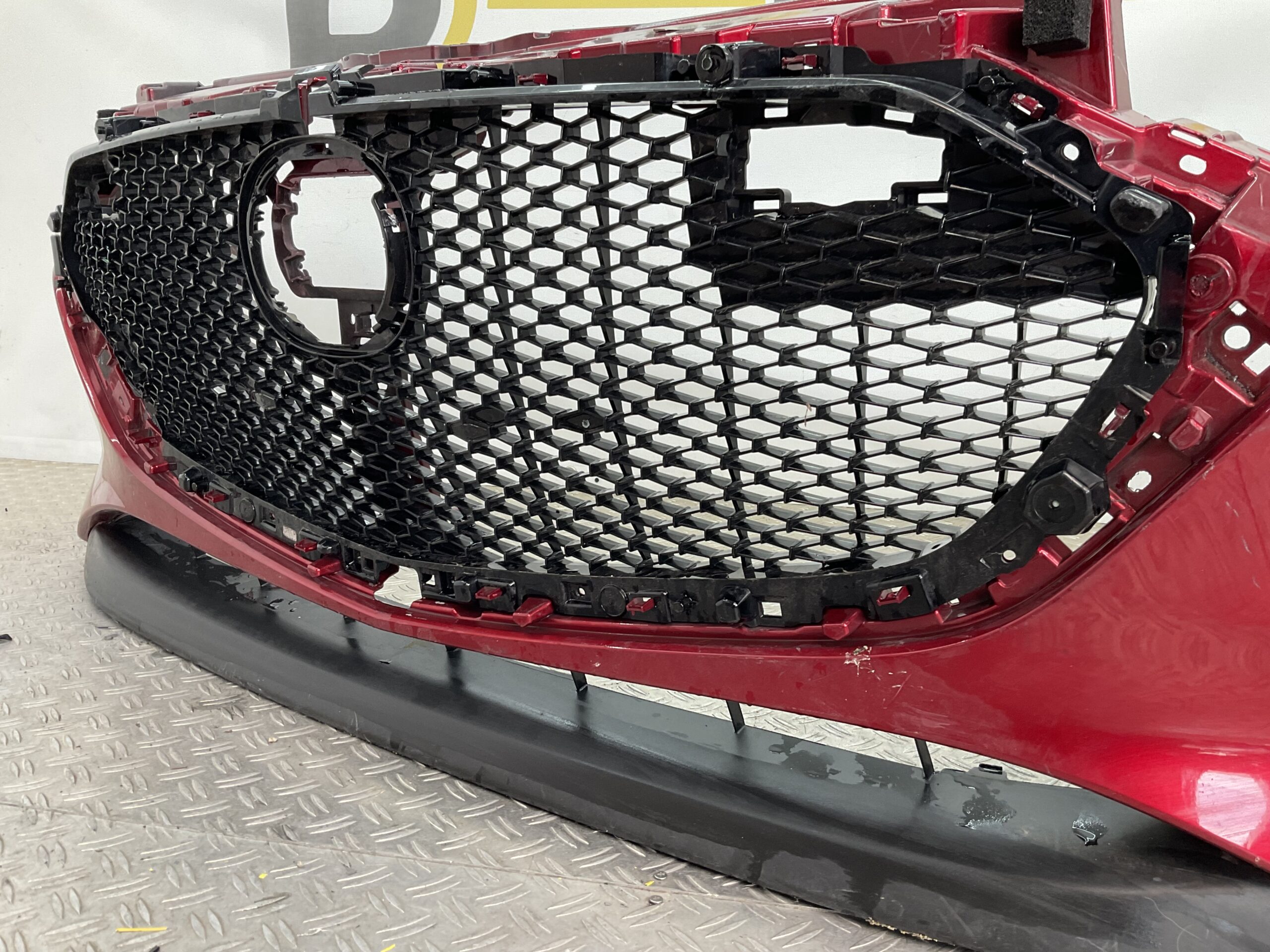 Bumper Mazda 3 III 19-25 BCKN-50031 Voorbumper B4-20439