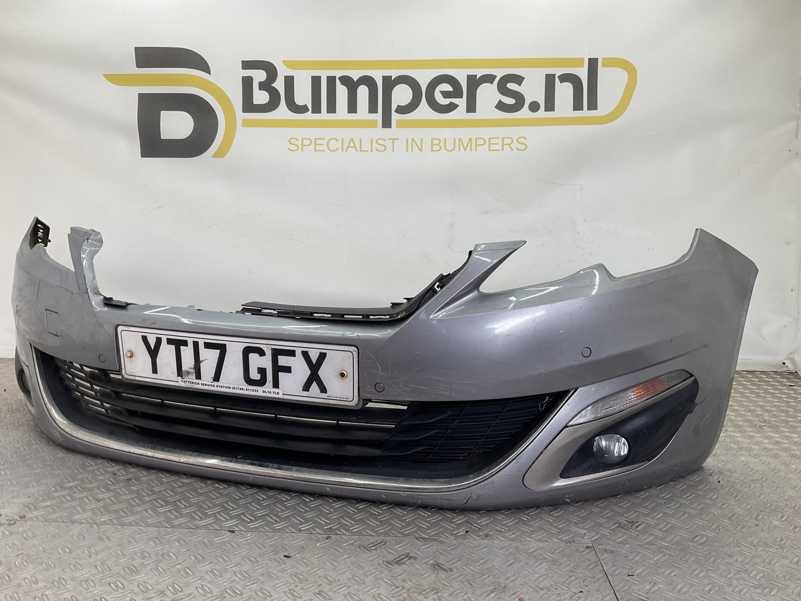 BUMPER Peugeot 308 2012-2016 T9 GT 9804996677 VOORBUMPER J3-20457