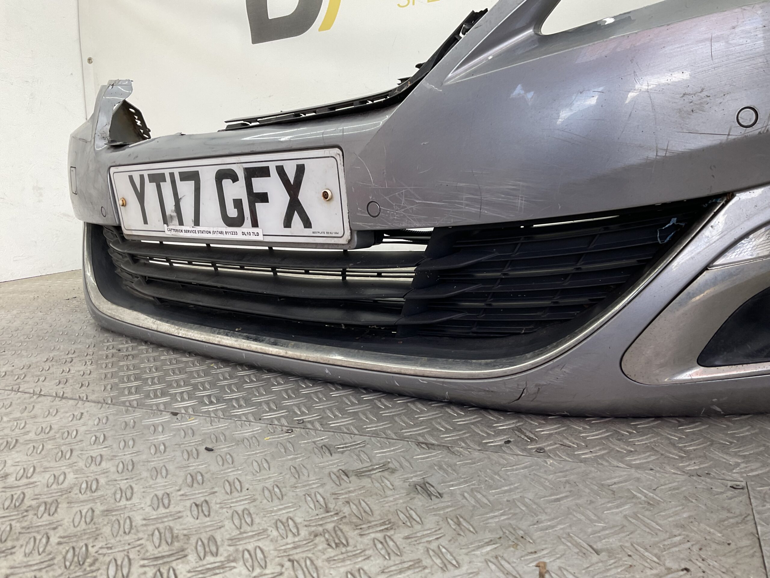 BUMPER Peugeot 308 2012-2016 T9 GT 9804996677 VOORBUMPER J3-20457