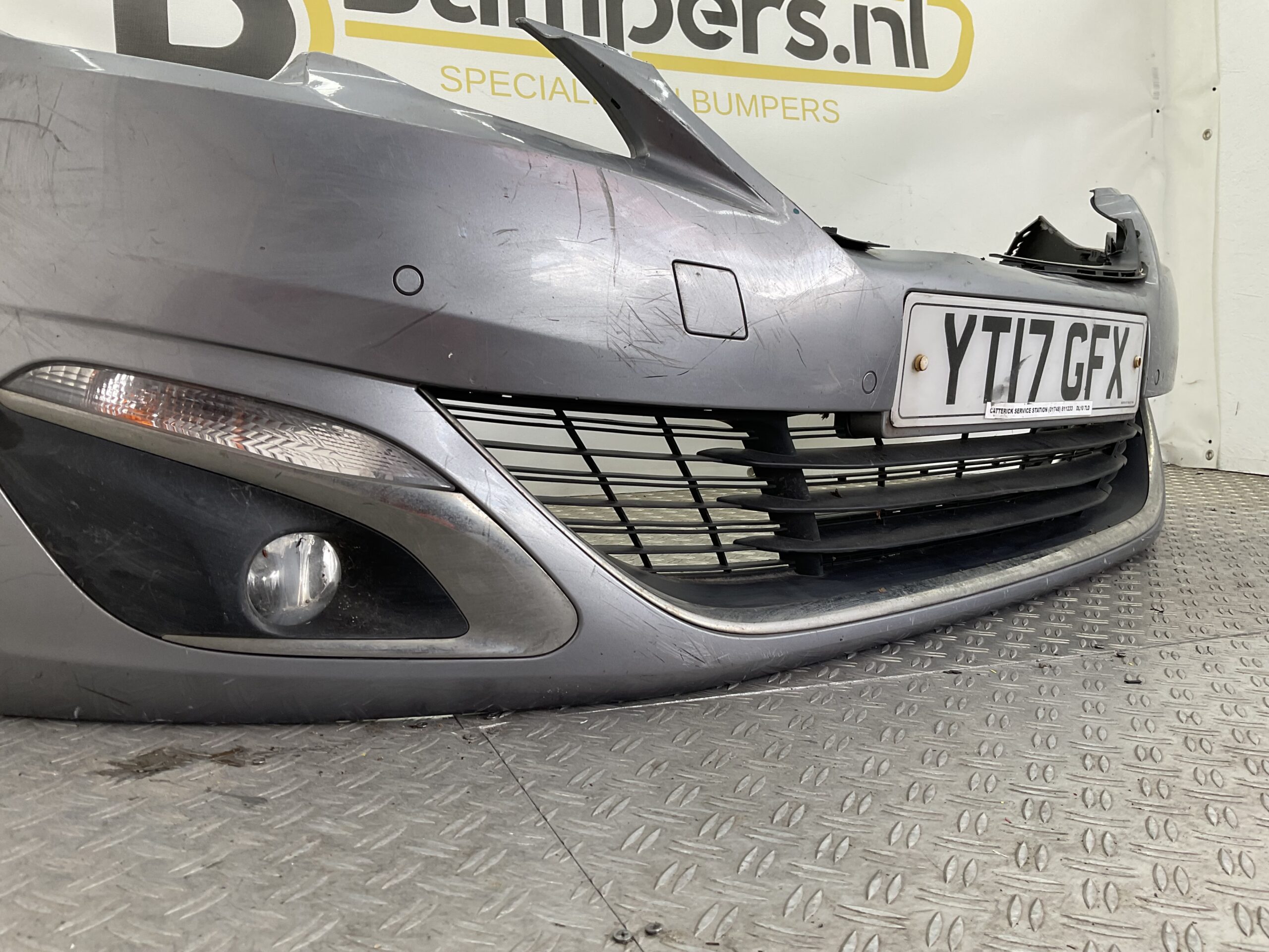 BUMPER Peugeot 308 2012-2016 T9 GT 9804996677 VOORBUMPER J3-20457