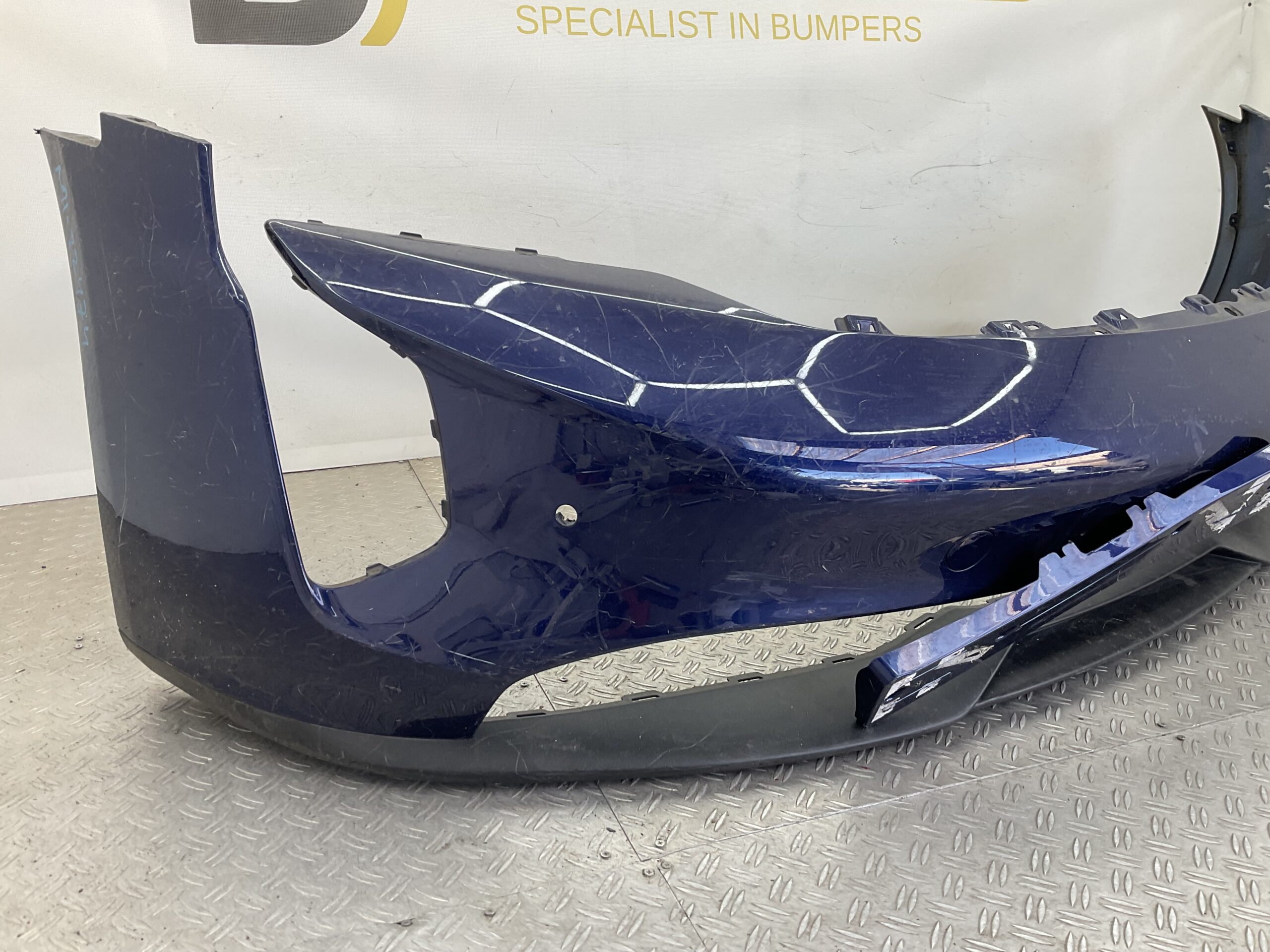 Bumper Porsche Taycan 9J1 2022 9J1807221D Voorbumper M1-22474