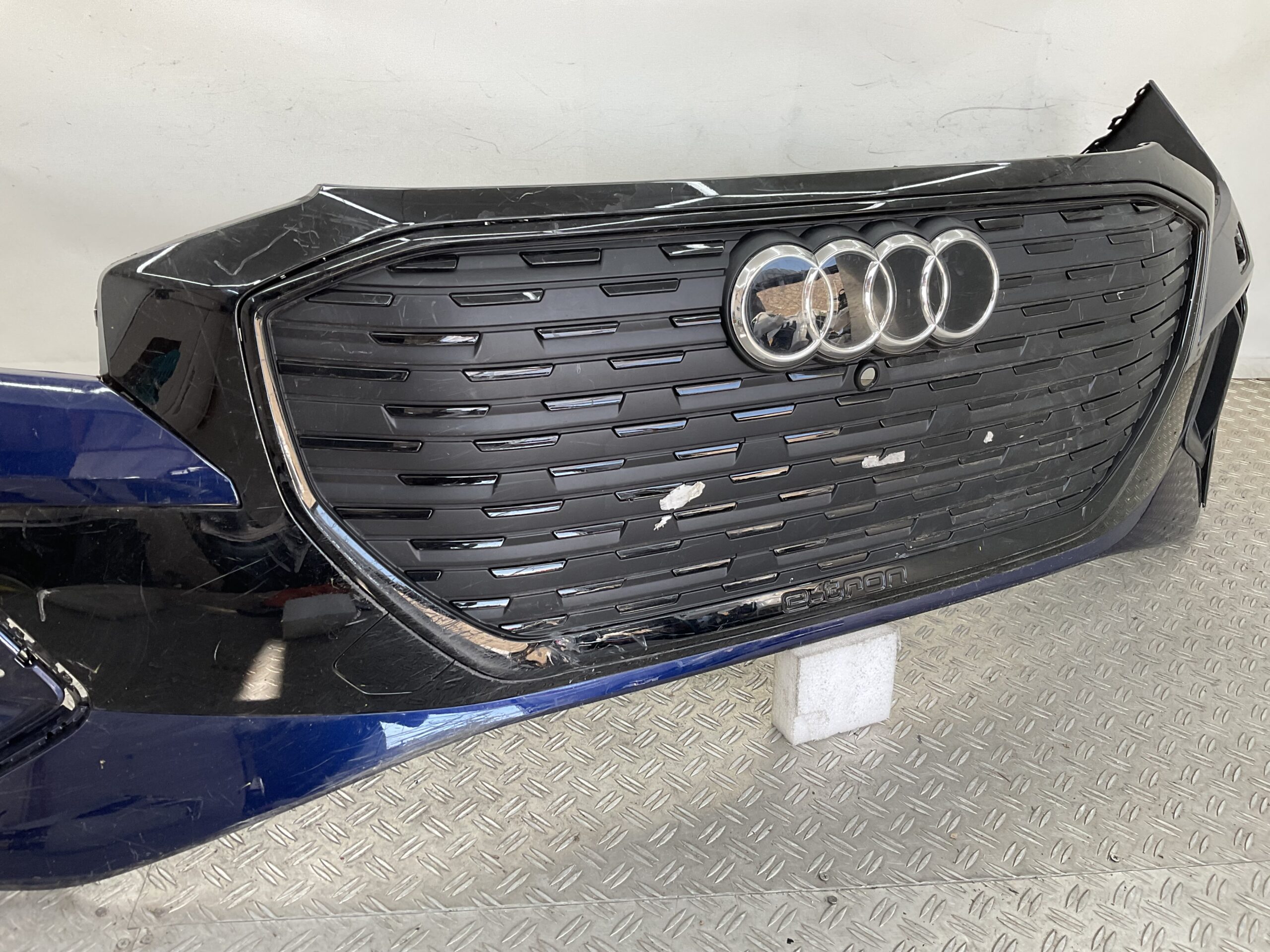 Bumper Audi Q8 4KE E-Tron ETron 22- 89A807725A Voorbumper H5-22503