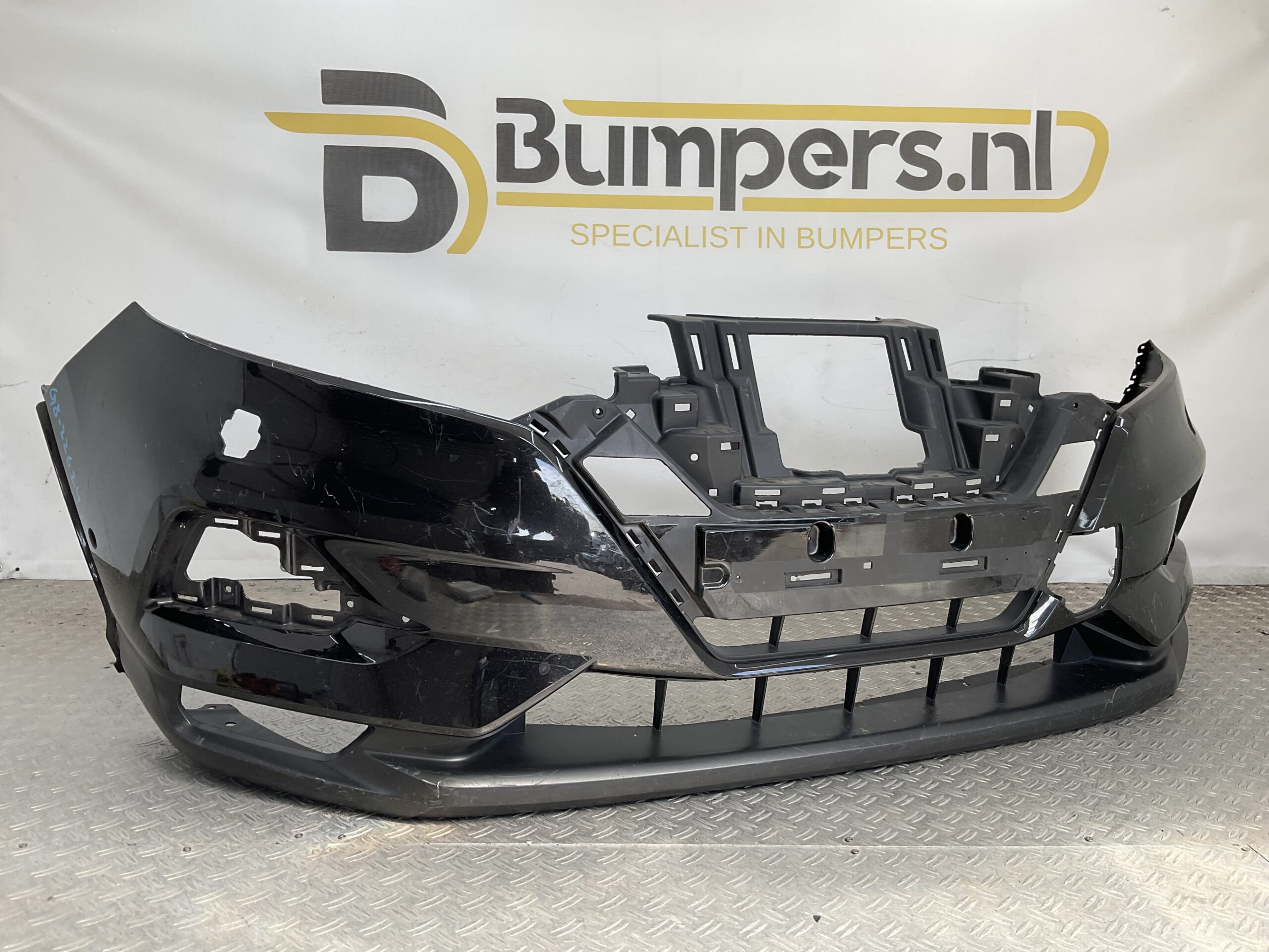 Bumper Nissan Qashqai 17-21 62022-HV00H Voorbumper G8-22624