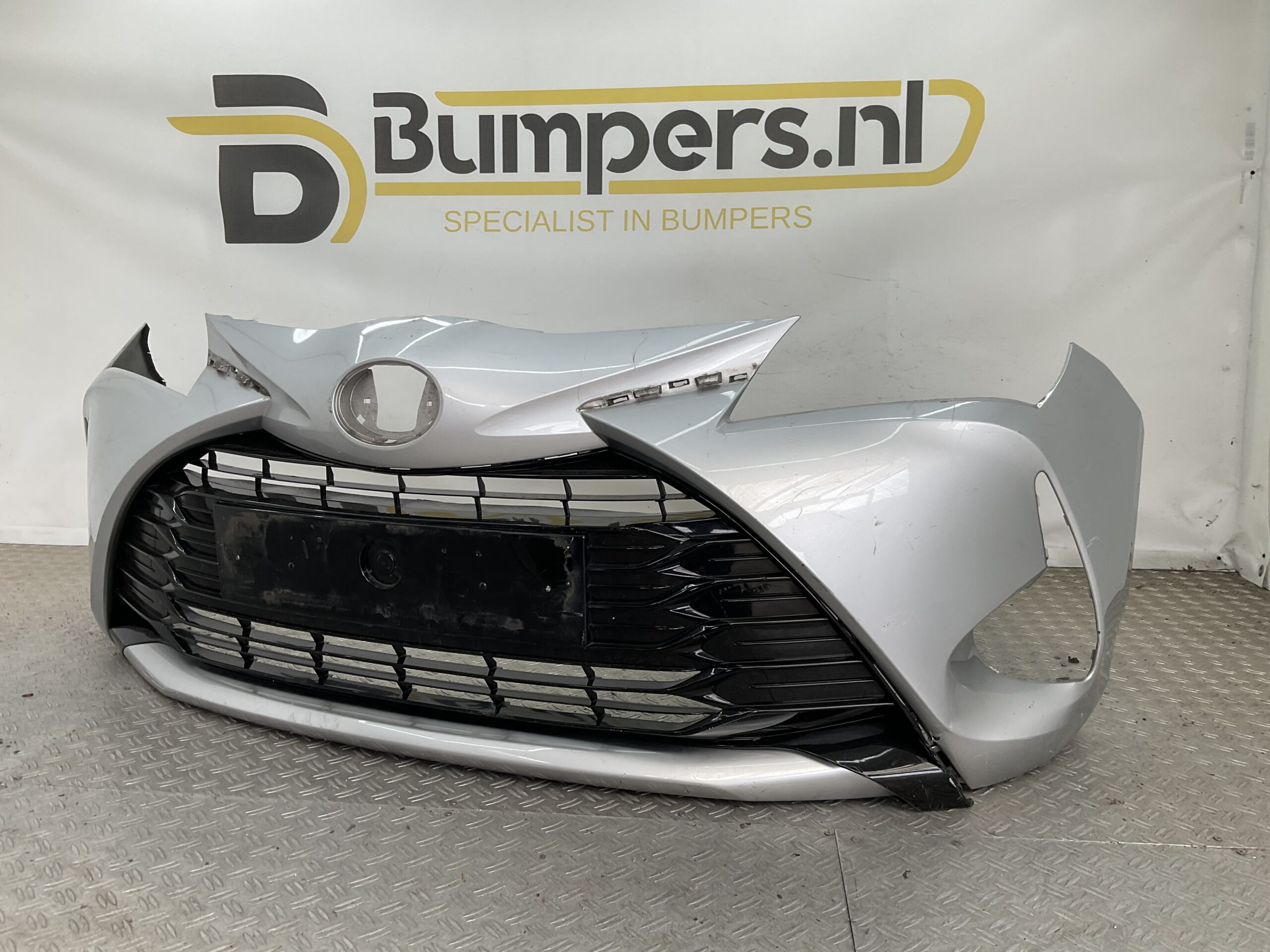 Bumper Toyota Yaris 2019 52119-0DA40 53102-0D130 Voorbumper D4-20805