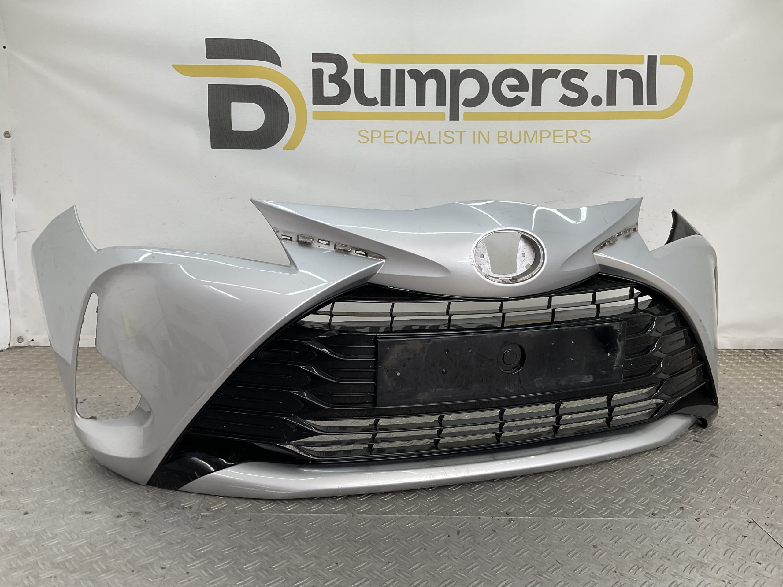 Bumper Toyota Yaris 2019 52119-0DA40 53102-0D130 Voorbumper D4-20805