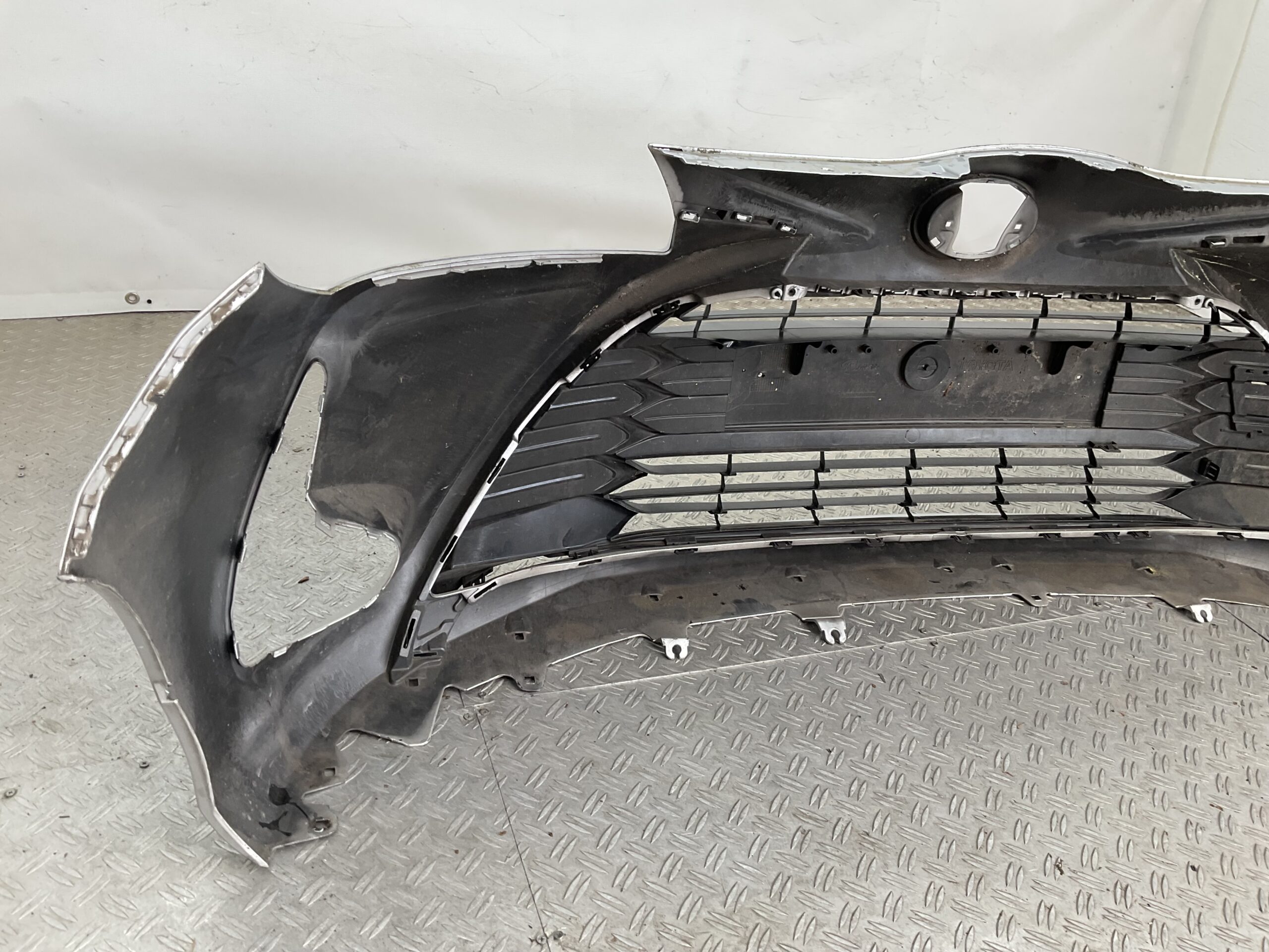Bumper Toyota Yaris 2019 52119-0DA40 53102-0D130 Voorbumper D4-20805