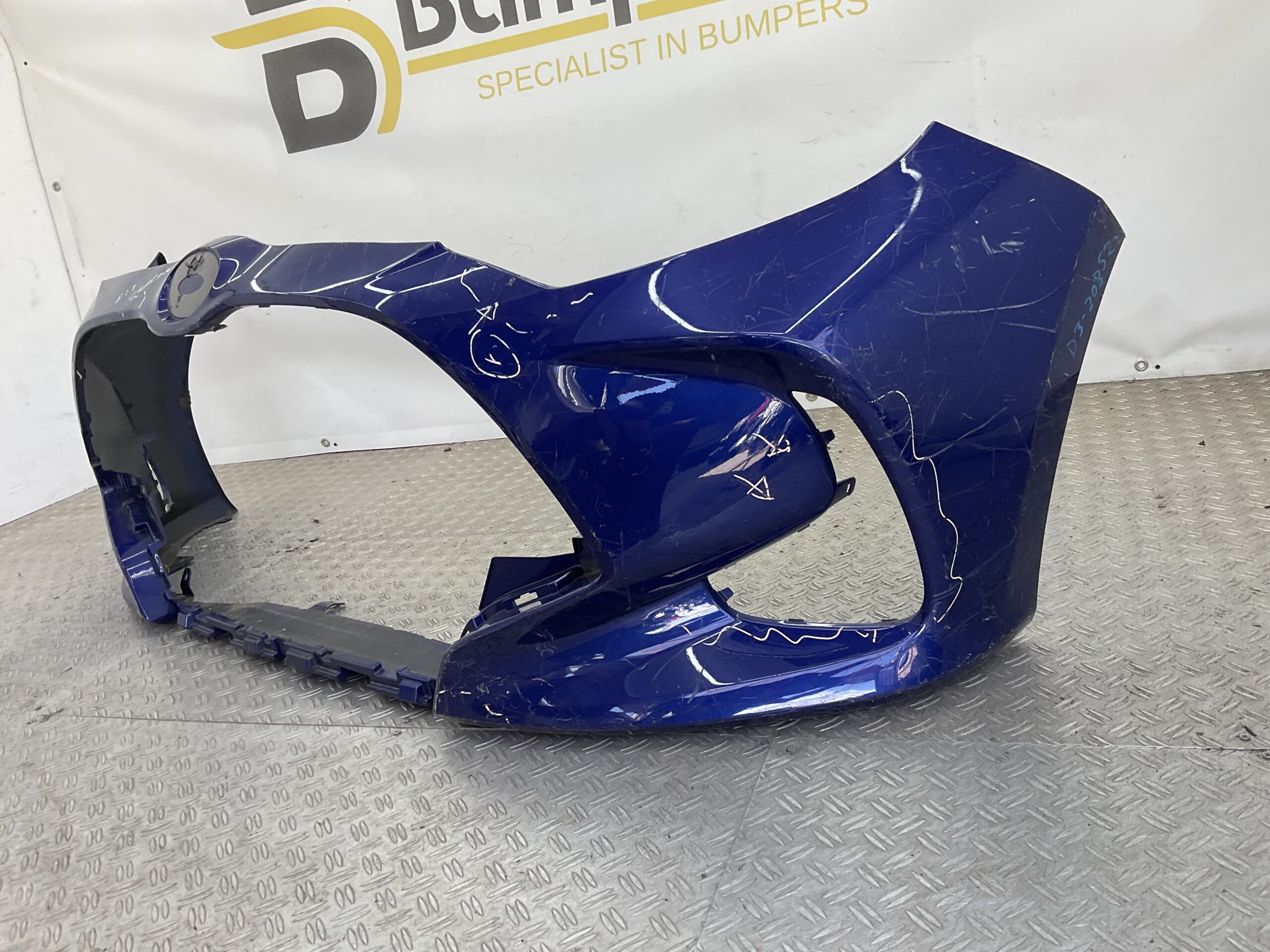 BUMPER Toyota Yaris 2019-2023 VOORBUMPER D3-20852