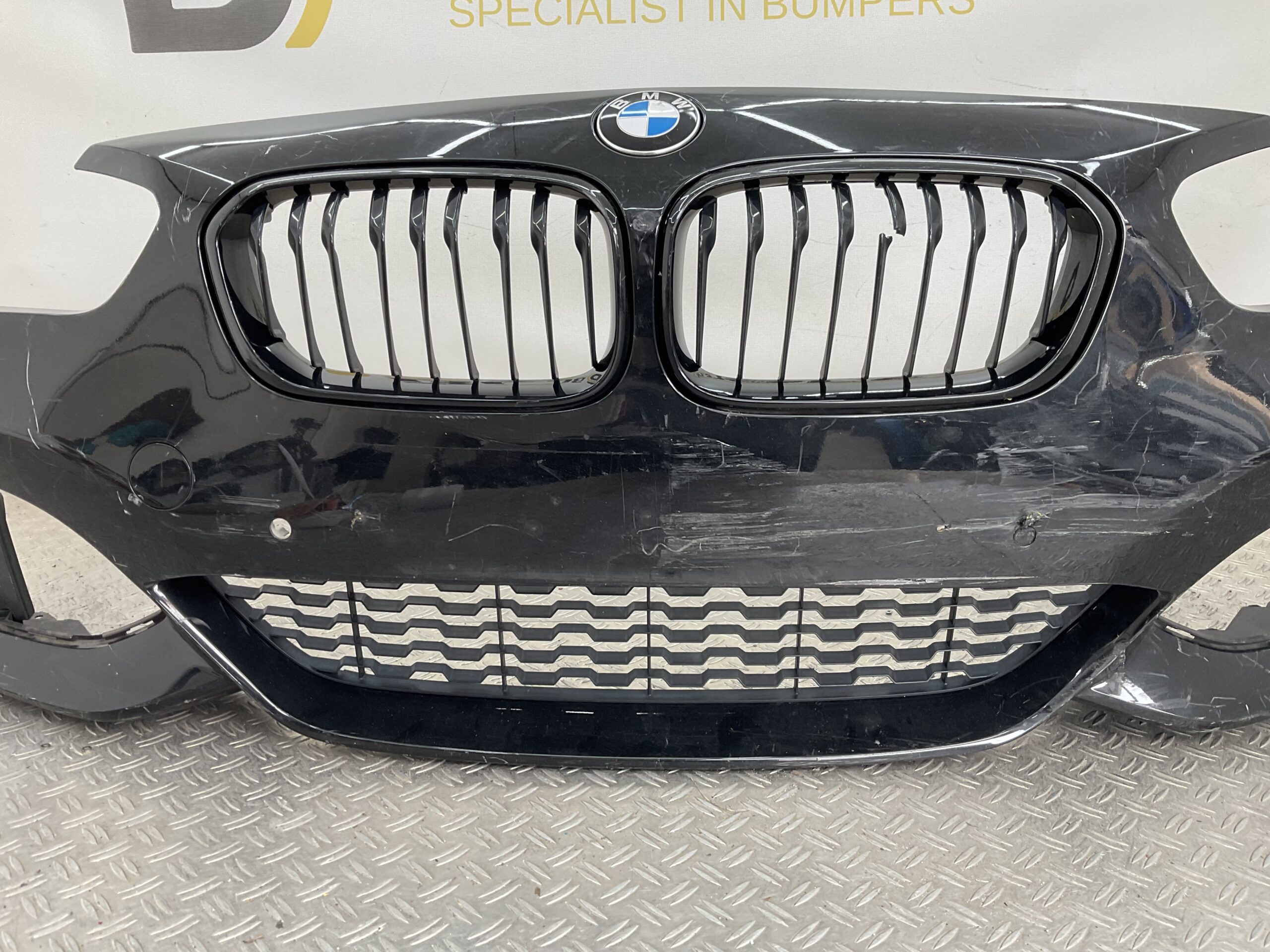 Bumper BMW 1 Serie F20 F21 MPakket M-Pakket Facelift 15- 51118060283 Voorbumper K8-22026