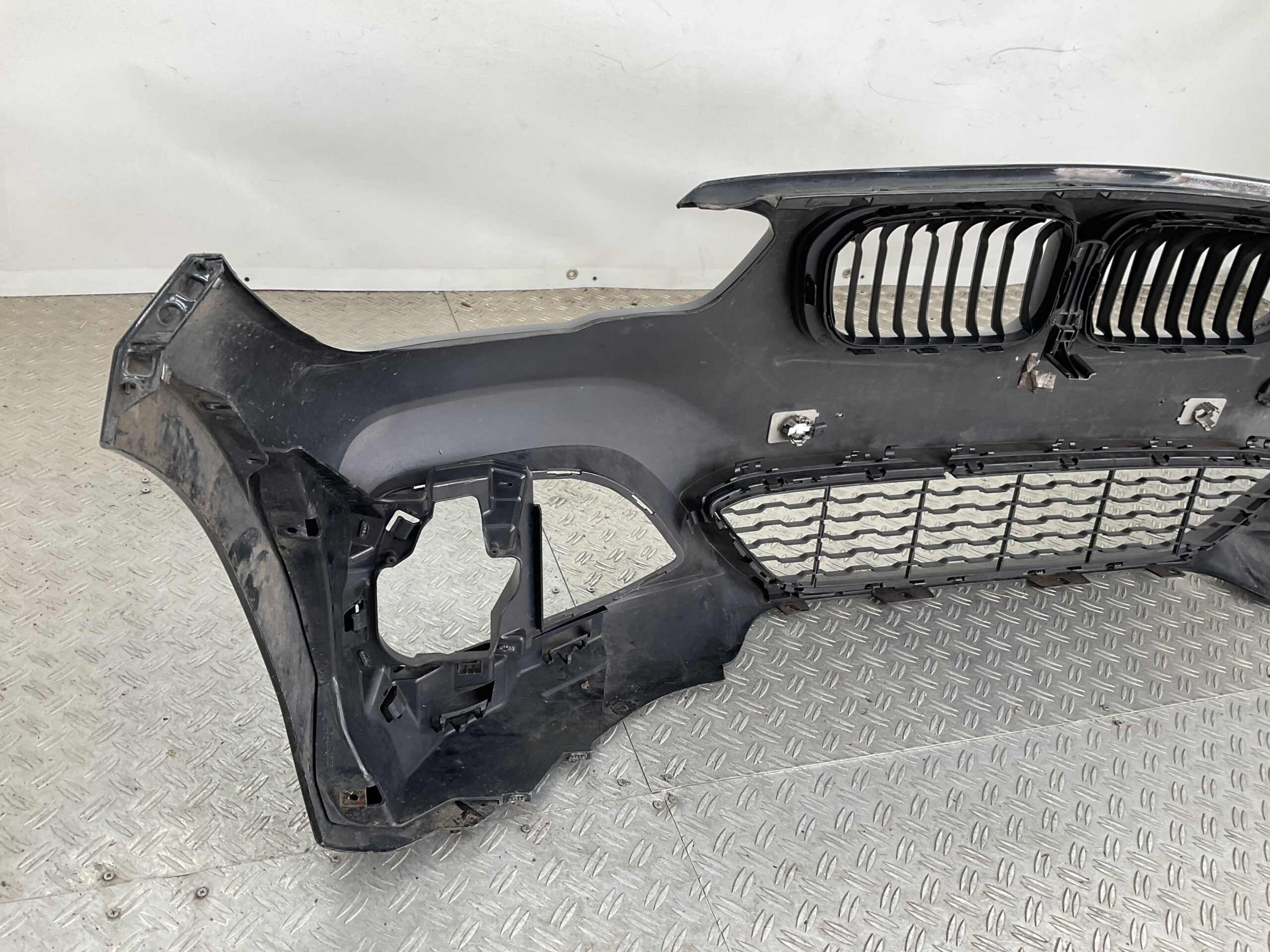 Bumper BMW 1 Serie F20 F21 MPakket M-Pakket Facelift 15- 51118060283 Voorbumper K8-22026