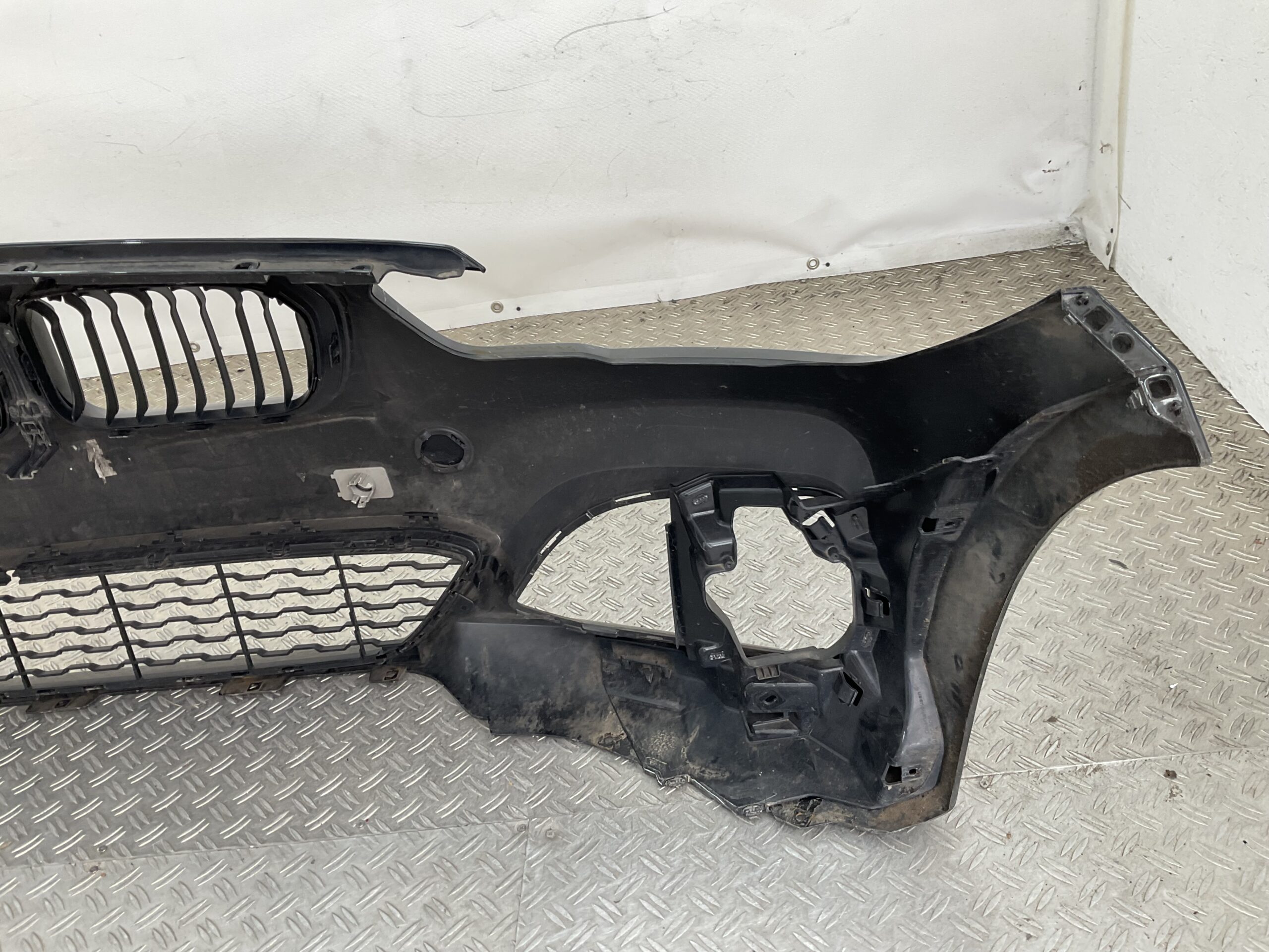 Bumper BMW 1 Serie F20 F21 MPakket M-Pakket Facelift 15- 51118060283 Voorbumper K8-22026
