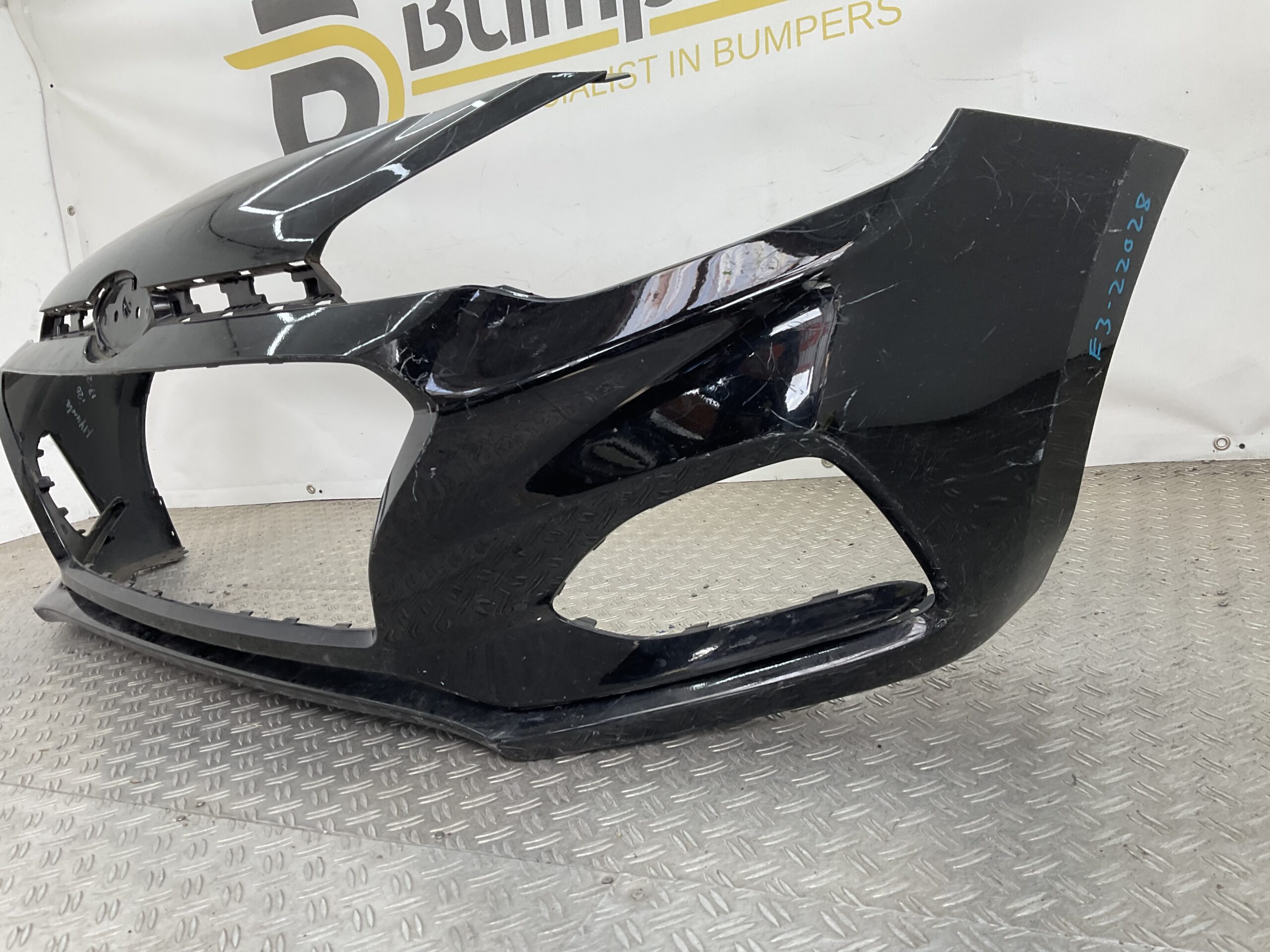 BUMPER Hyundai i20 Facelift 2016-2021 86511-08AA0 VOORBUMPER E3-22028
