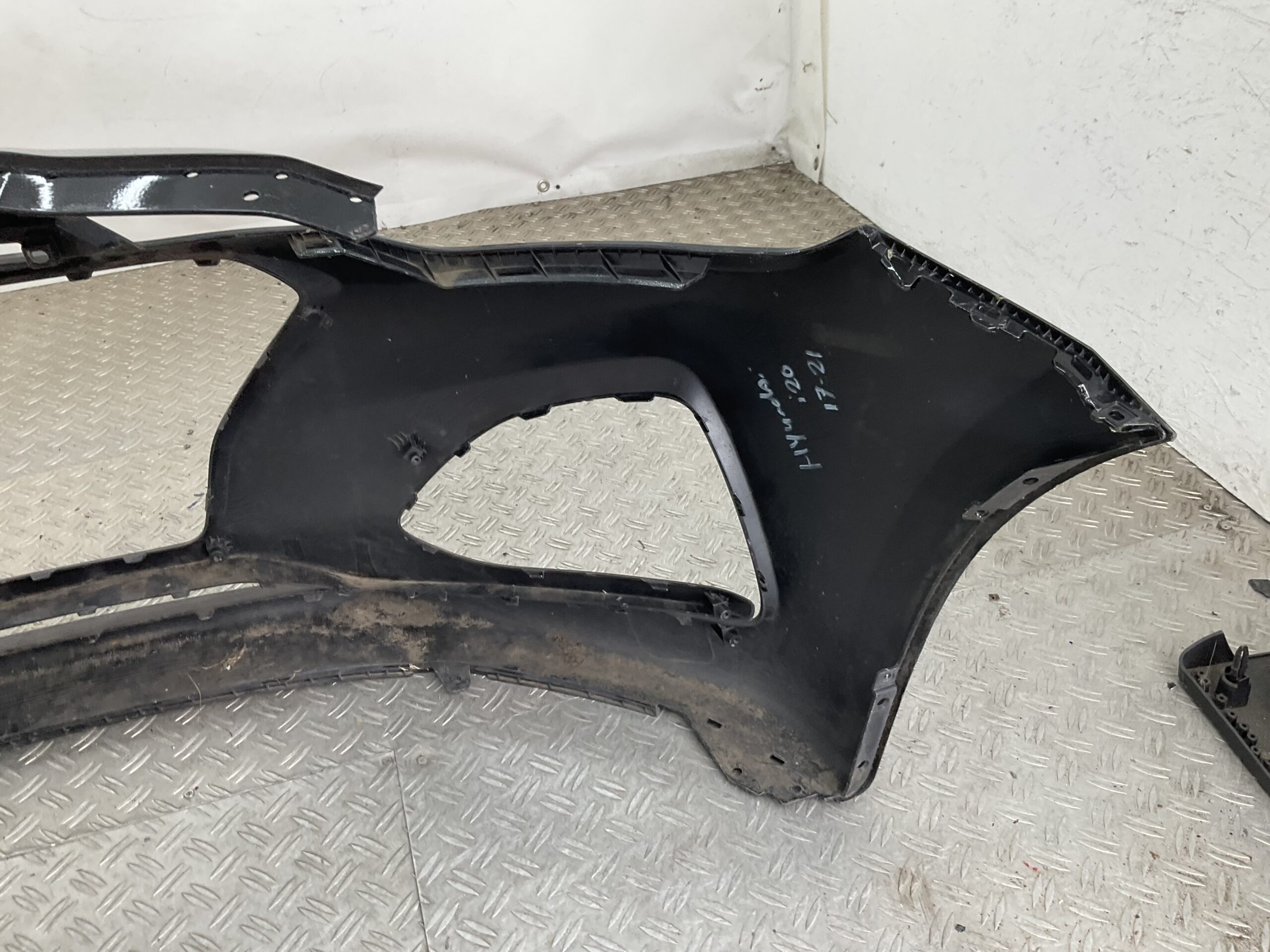 BUMPER Hyundai i20 Facelift 2016-2021 86511-08AA0 VOORBUMPER E3-22028