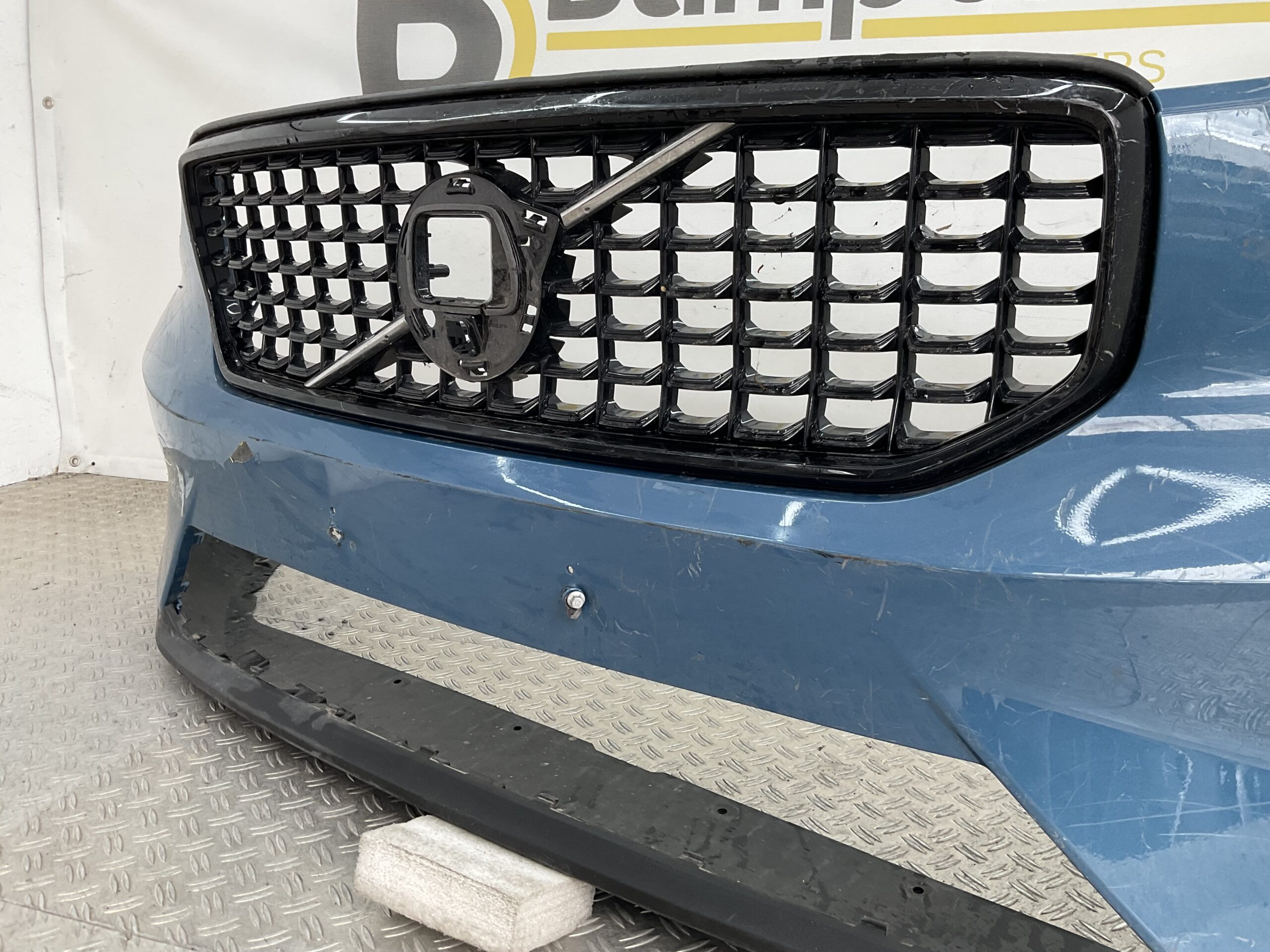 Bumper Volvo XC40 XC-40 Facelift 31690933 Grill Voorbumper E5-22205