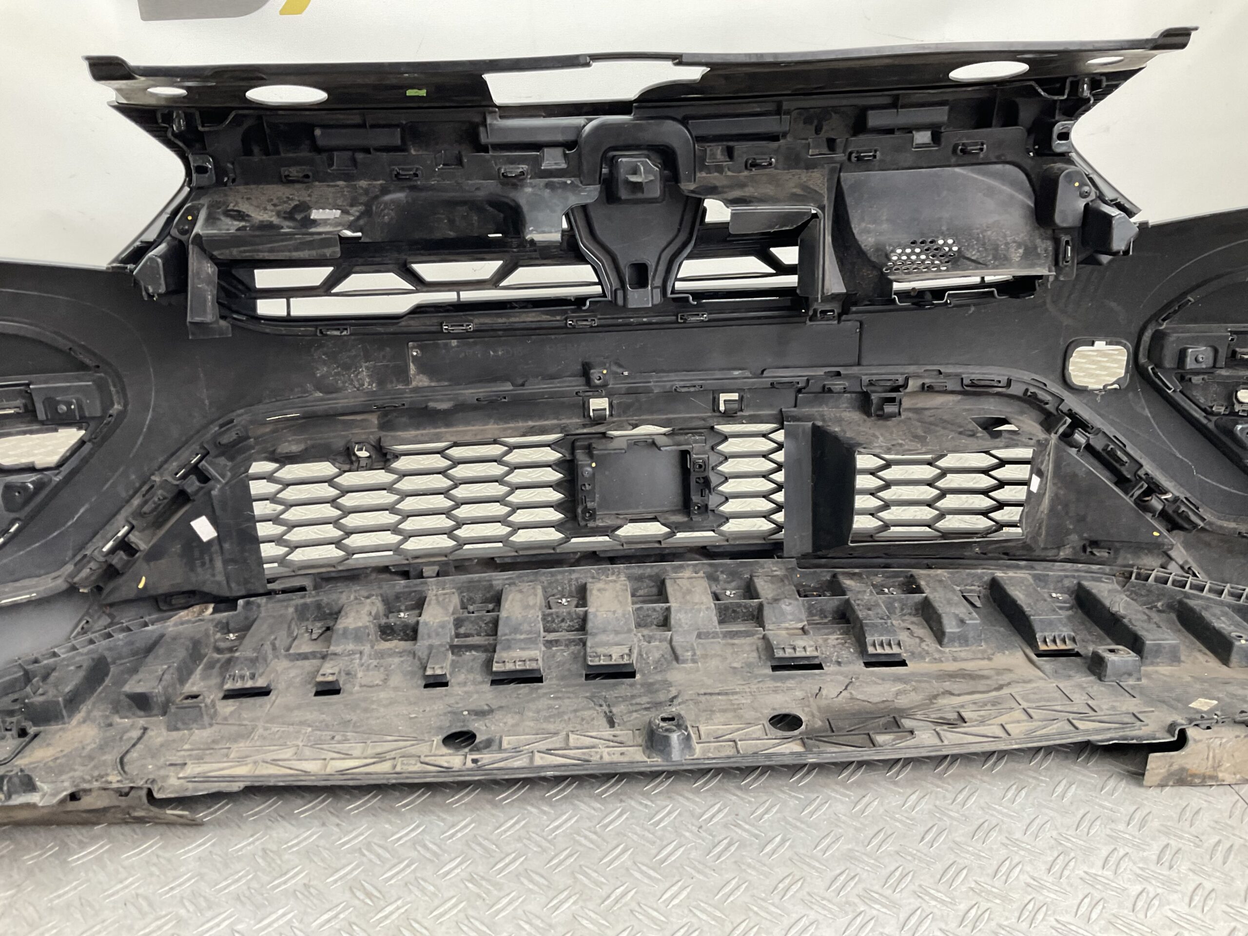 Bumper Dacia Sandero Stepway 20-24 620225509R Voorbumper G3-22275