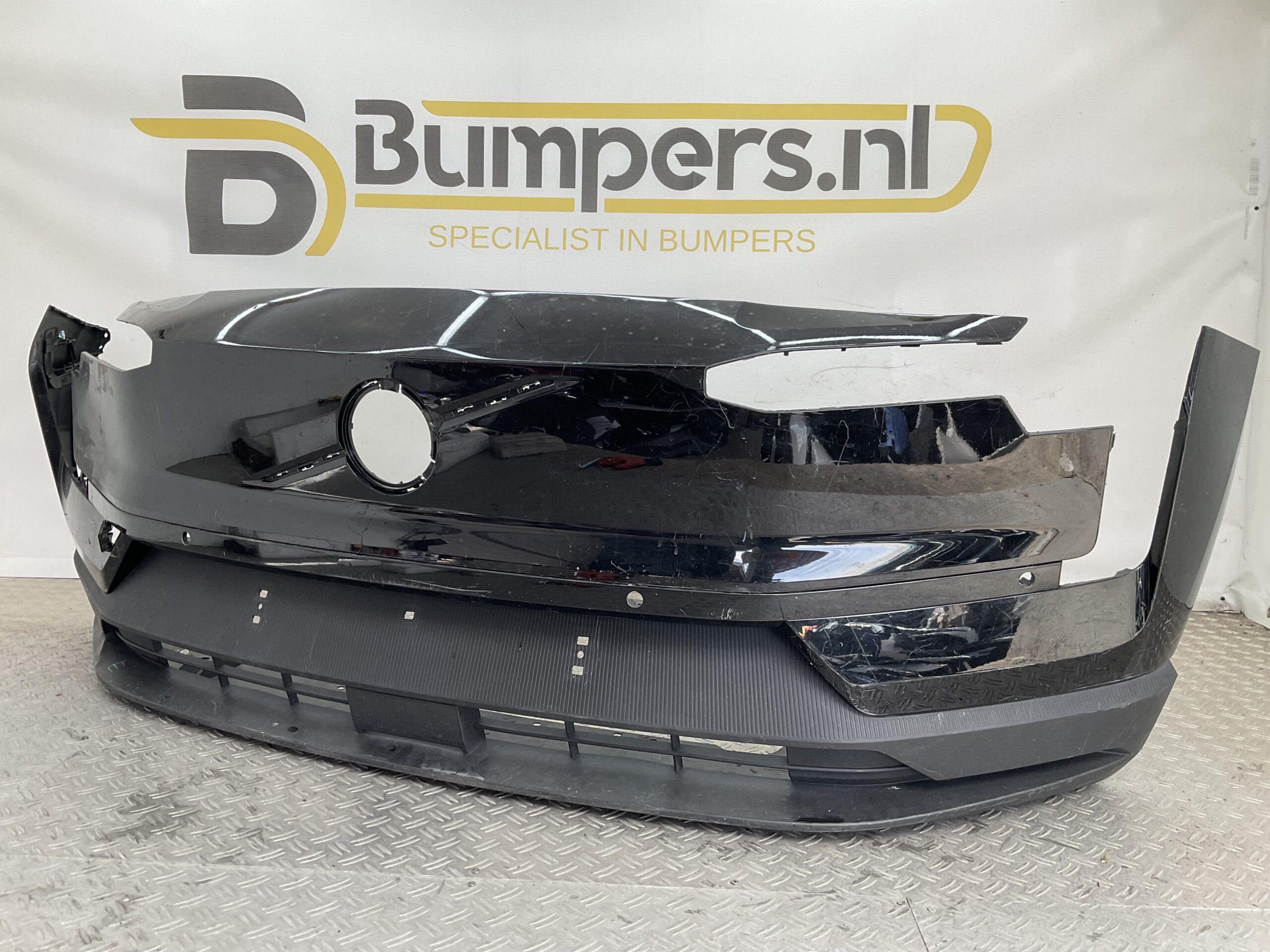 Bumper Volvo EX30 EX 30 23-25 31345658 Voorbumper E5-22300