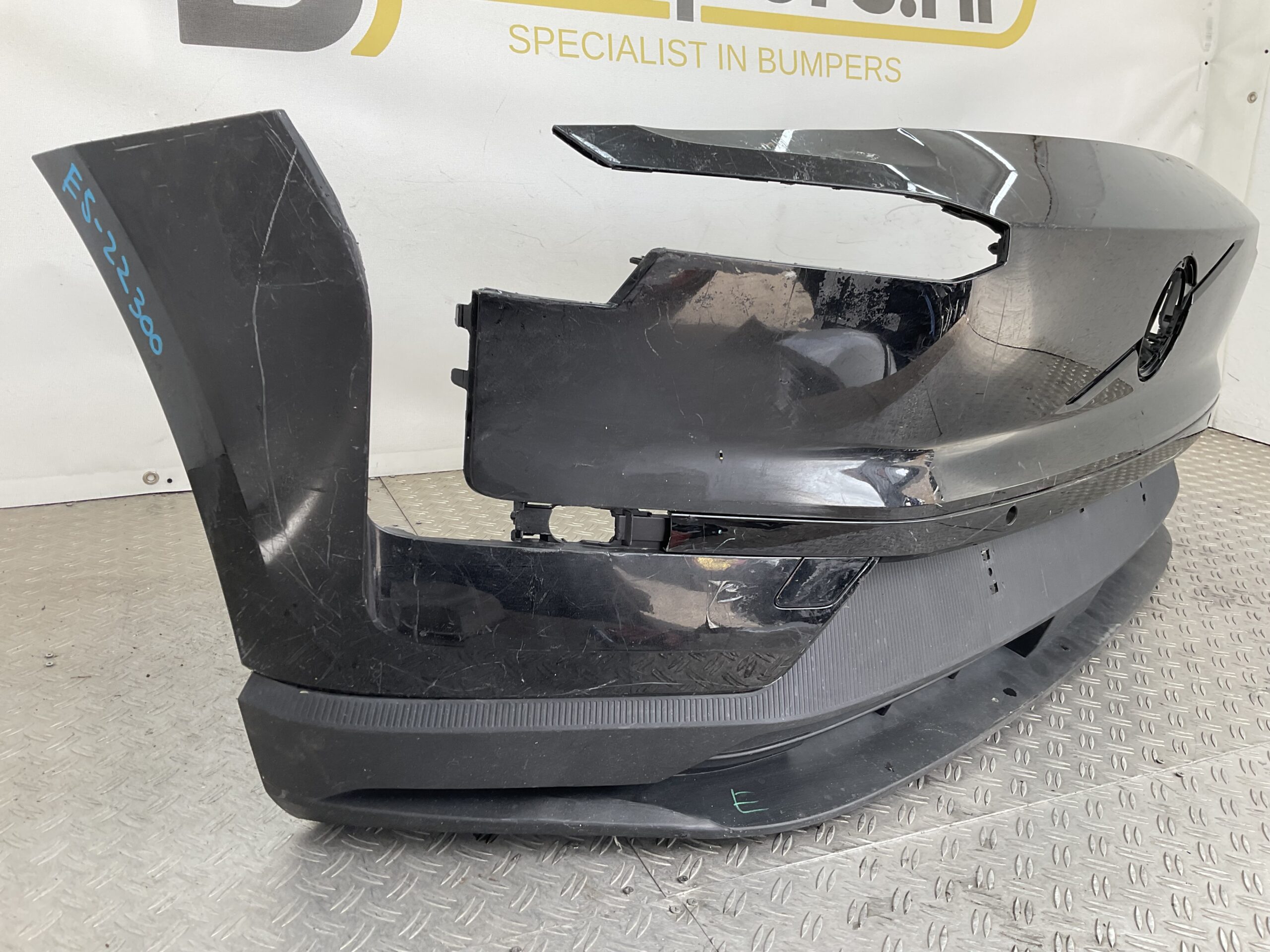 Bumper Volvo EX30 EX 30 23-25 31345658 Voorbumper E5-22300