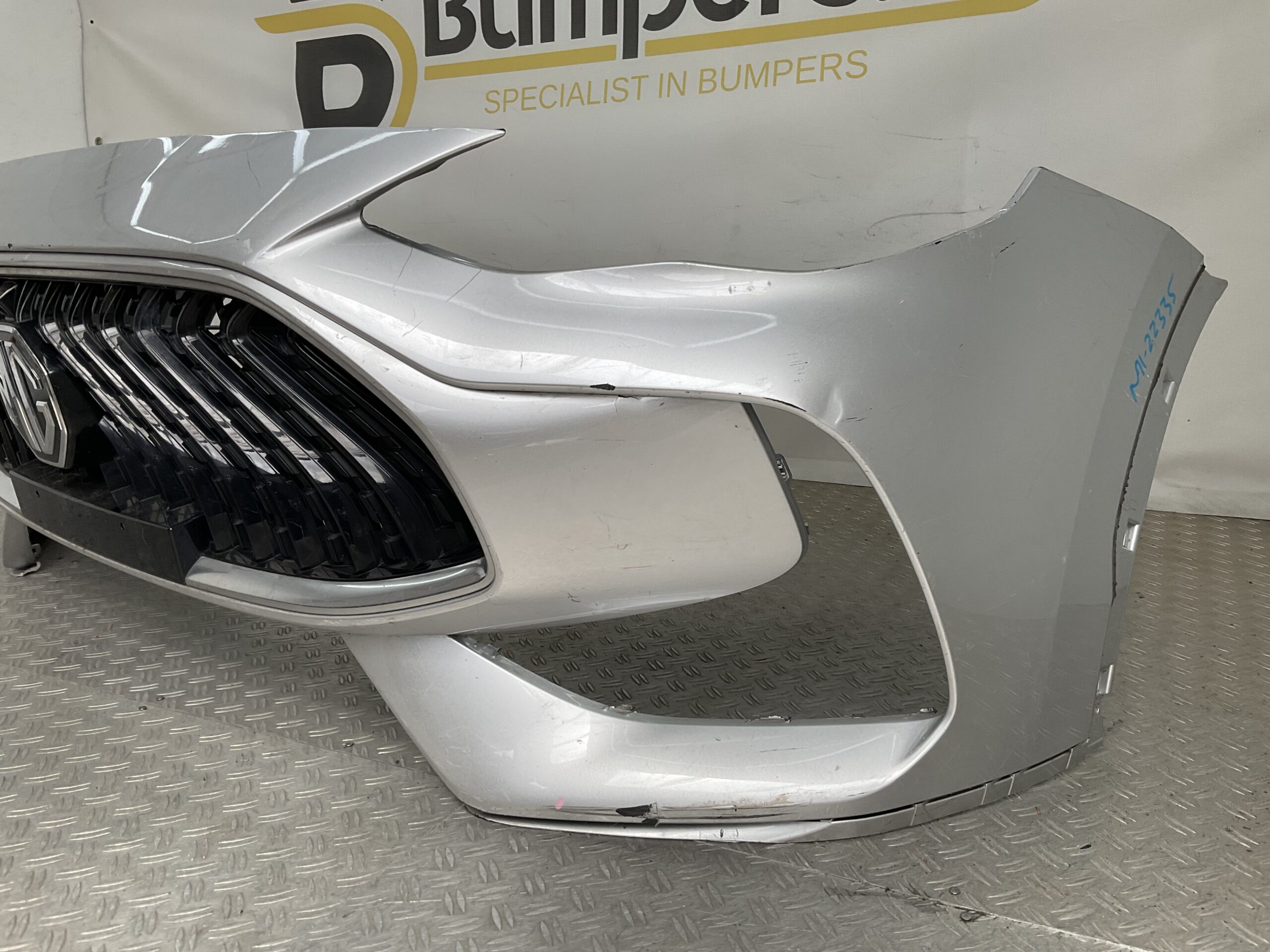 Bumper MG HS Hybrid Facelift 22-25 P10947207 Voorbumper M1-22335
