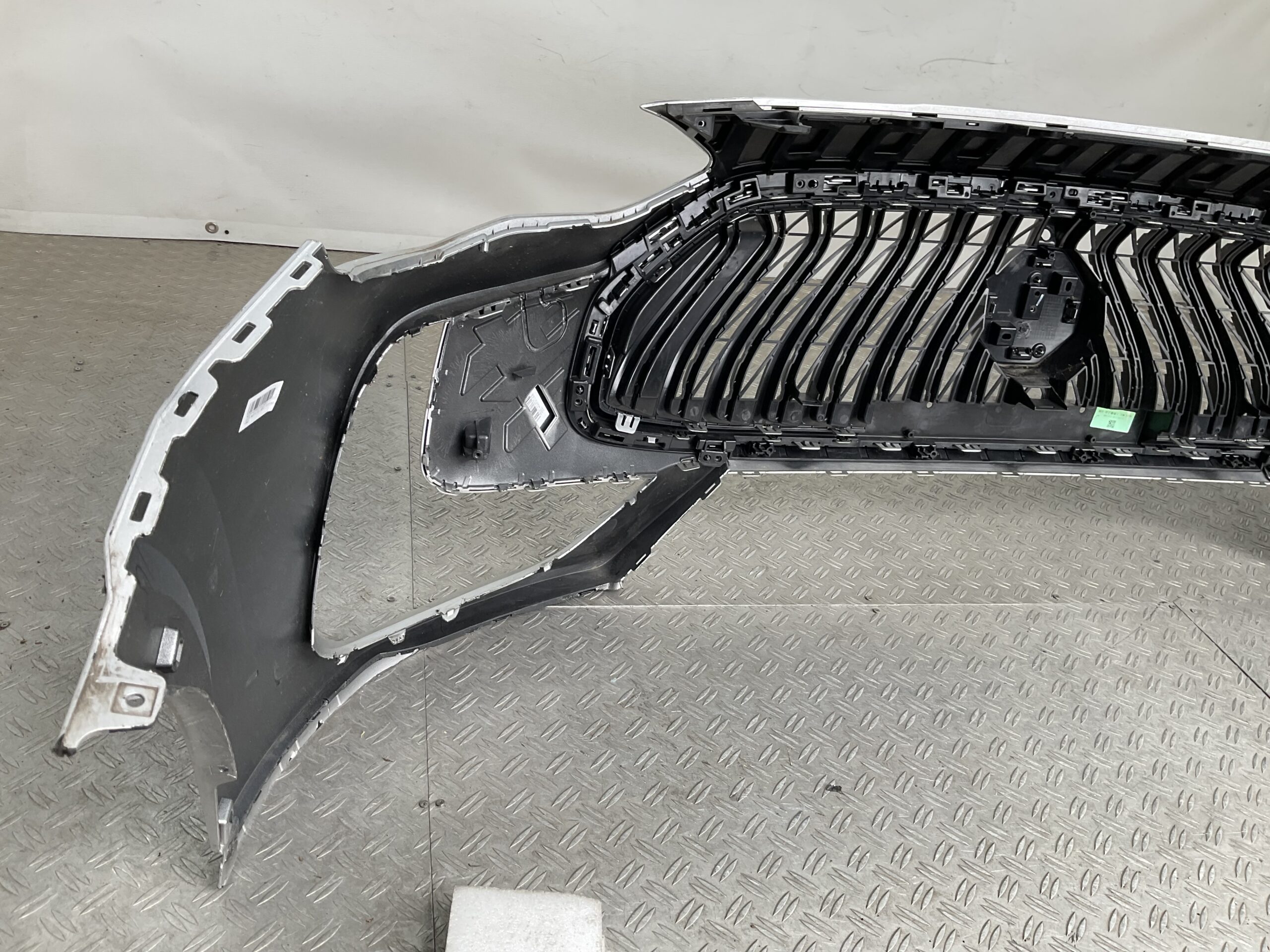 Bumper MG HS Hybrid Facelift 22-25 P10947207 Voorbumper M1-22335