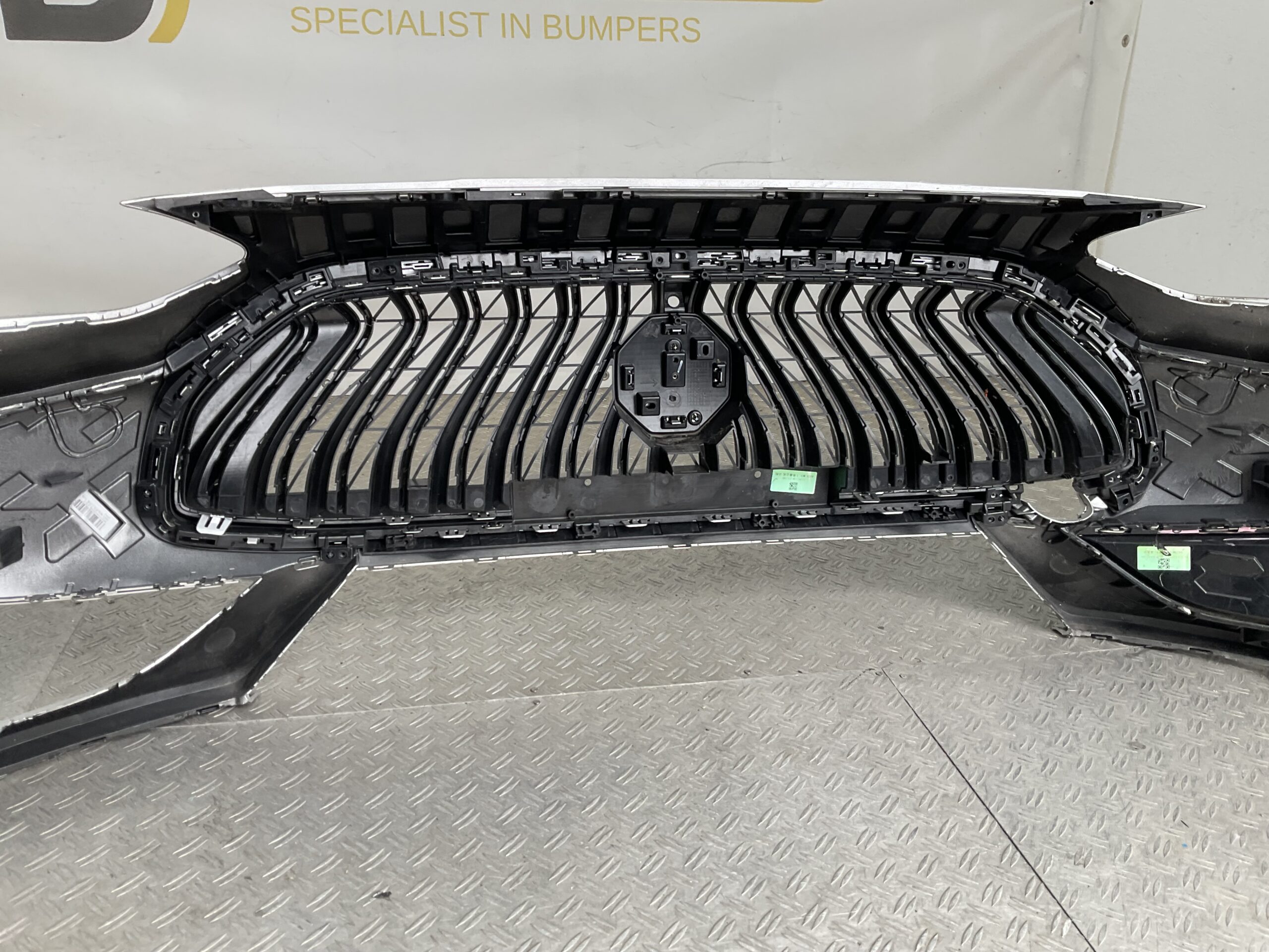 Bumper MG HS Hybrid Facelift 22-25 P10947207 Voorbumper M1-22335
